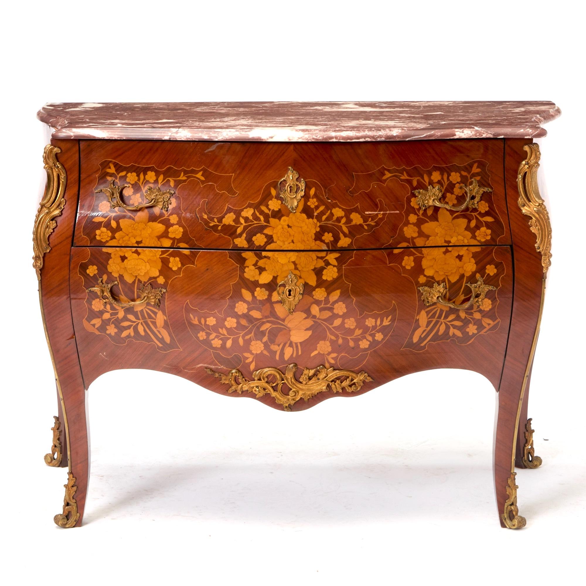Commodo decorato con intarsi in legno di Re in stile Luigi XVI, montato in bronzo in vendita 5