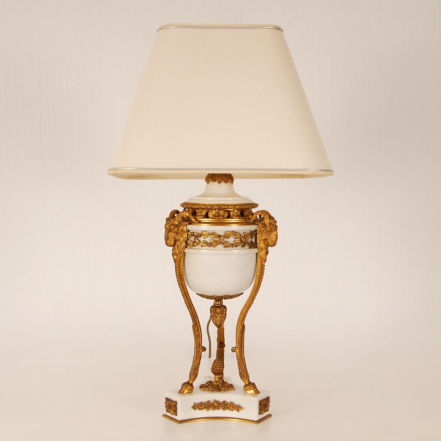 Victorian Gold Gilded Bronze Table Lamp White Carrara Marble Athenian Lamp 7