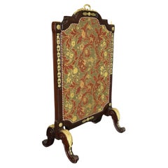 Bronze montiert gepolstert Französisch geschnitzt Belle Epoque Kaminschirm Circa 1880s
