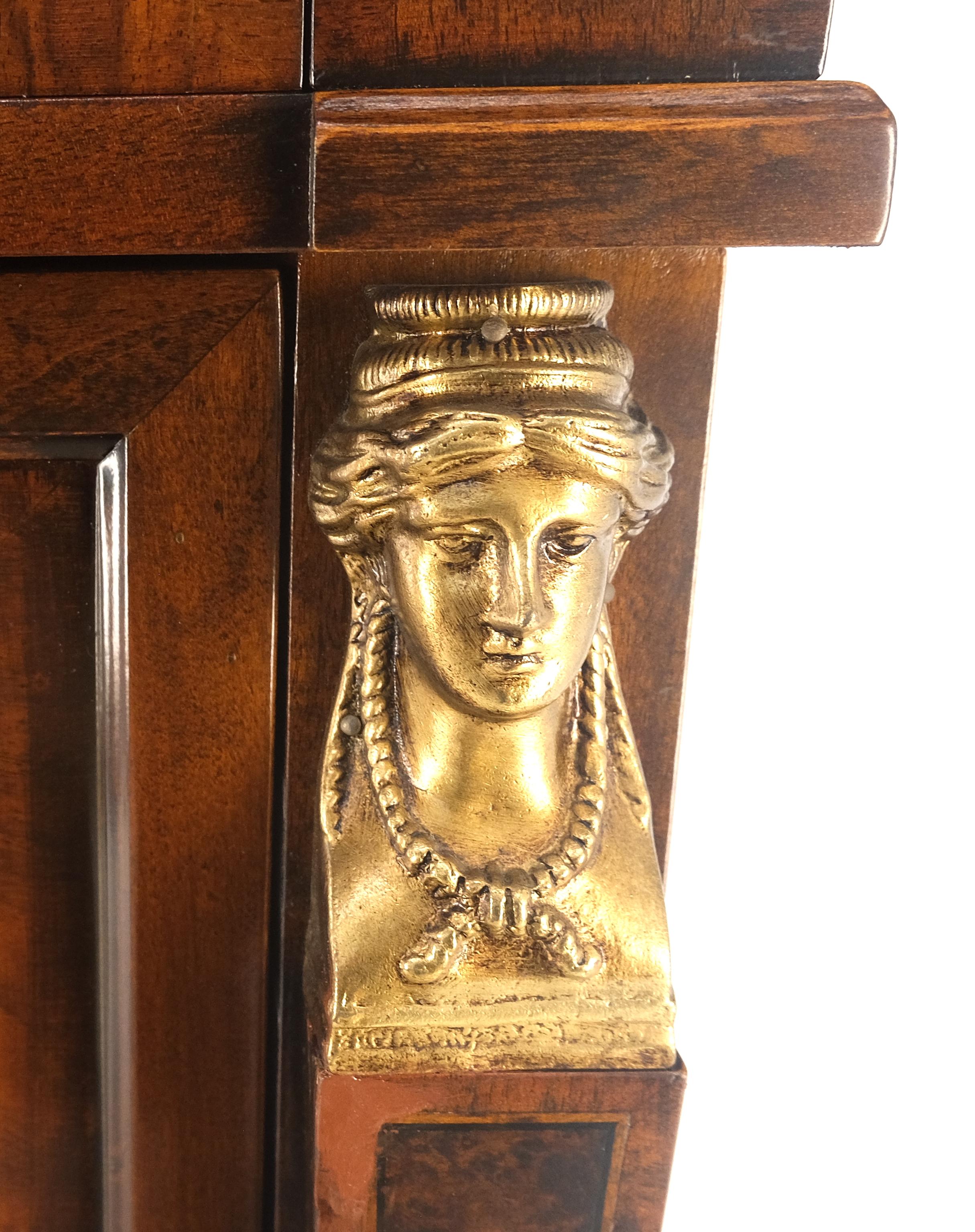 Supporti e tiranti in bronzo Intarsio in Wood Neoclassico 4 cassetti 48