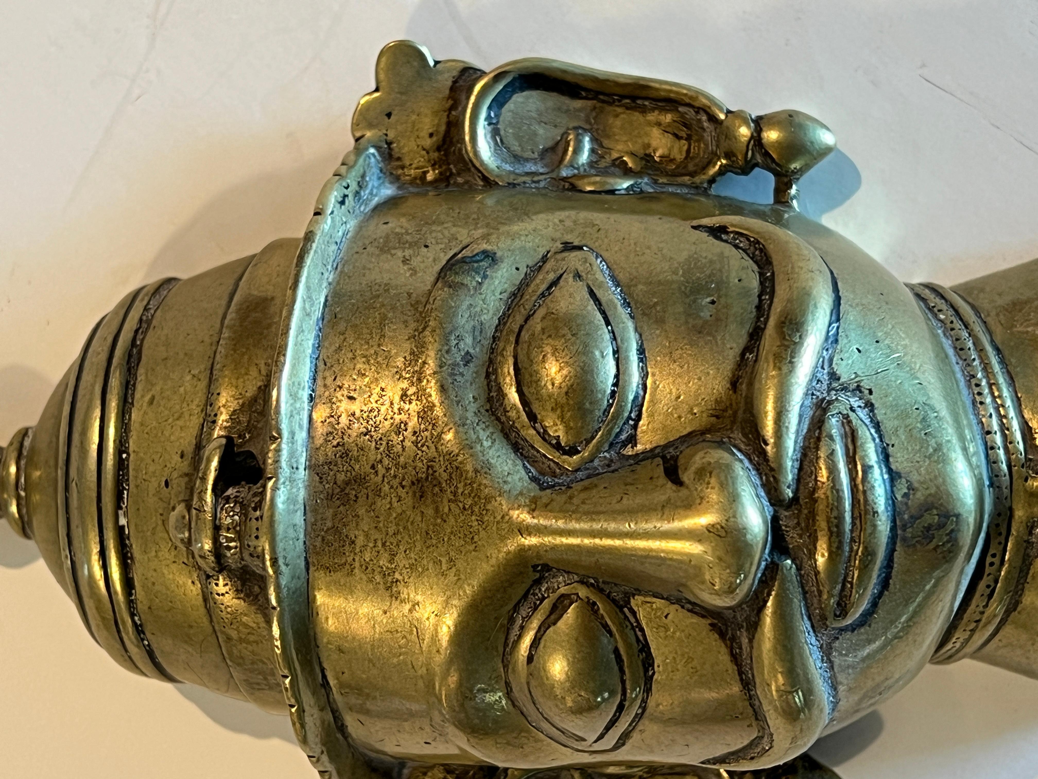 Indiano Mukhalingam in bronzo a forma di testa, India, XVIII-XIX secolo in vendita