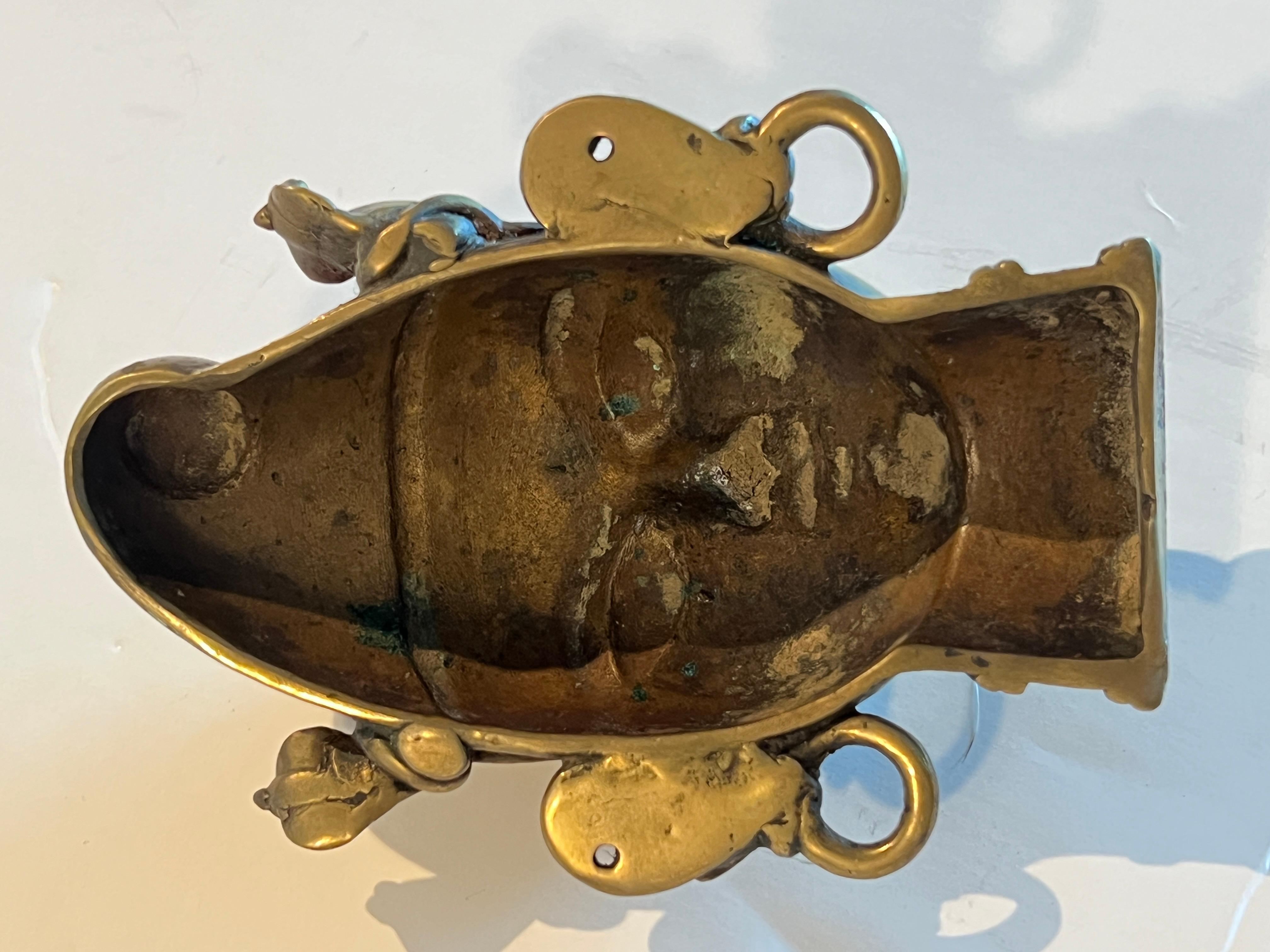 Mukhalingam in bronzo a forma di testa, India, XVIII-XIX secolo In condizioni buone in vendita a Miami Beach, FL