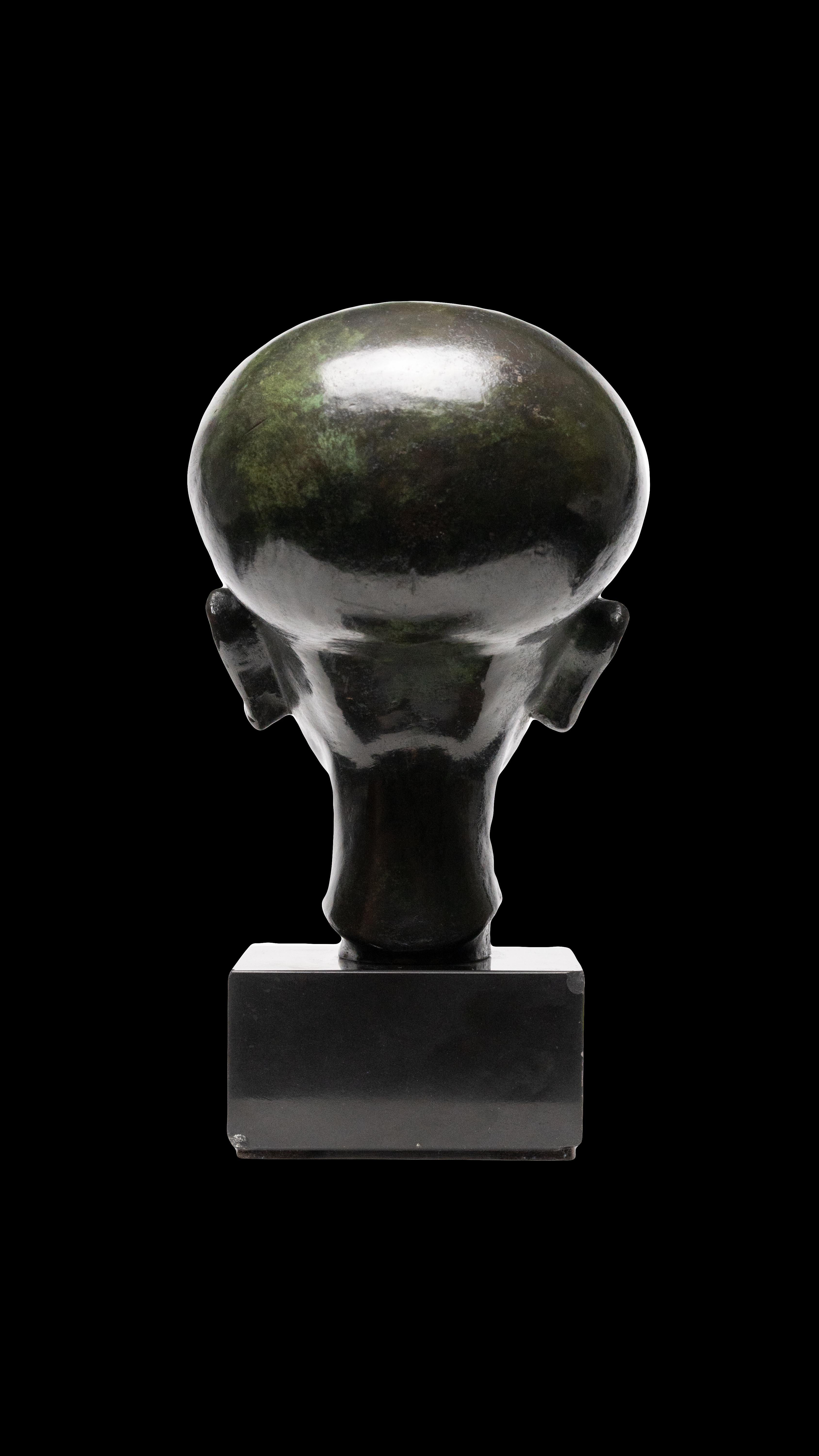 Bronze Nefertiti on a Rectangular Black Marble Base In Excellent Condition In New York, NY
