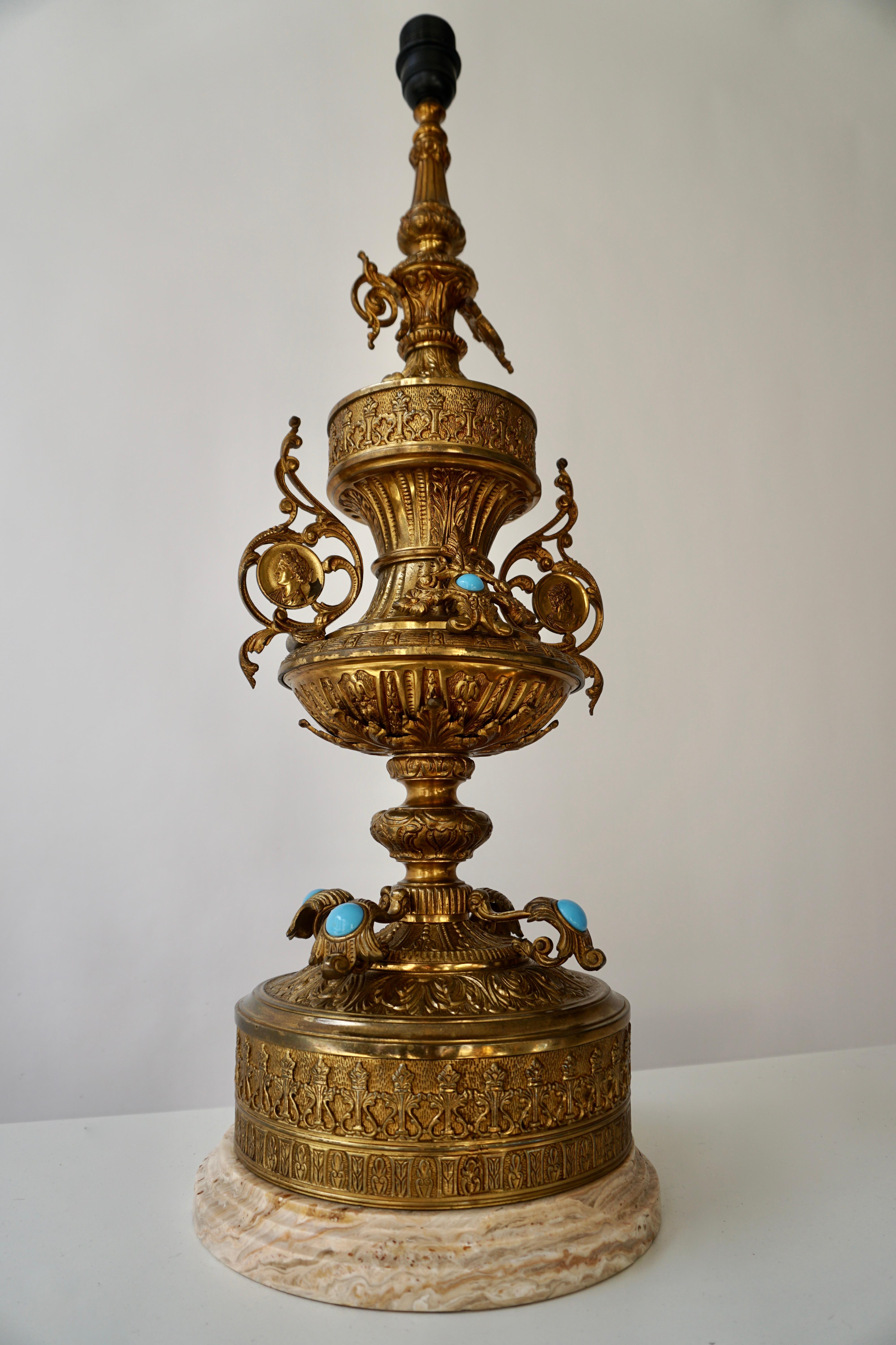 Neoklassizistische Bronze-Lampe mit Lapislazuli-Akzenten (Vergoldet) im Angebot
