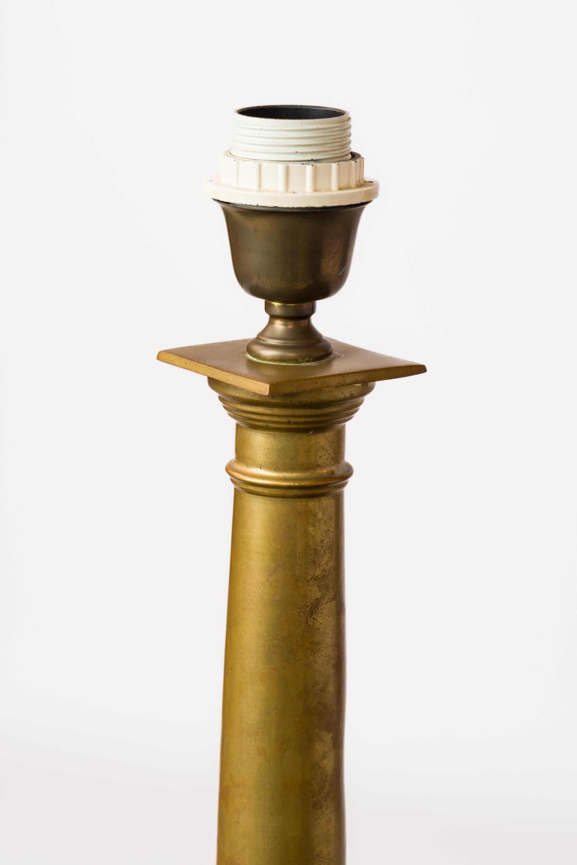 Lámpara de mesa neoclásica de bronce (YVES - VER DESCRIPCIÓN - MAISON ¿QUÉ?) en Bueno estado para la venta en New York, NY