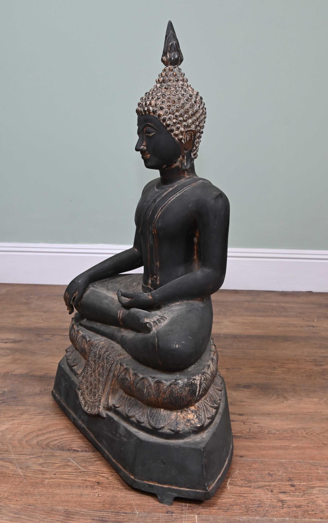 Bois Statue de Bouddha népalais en bronze Méditation Art bouddhiste ancien en vente