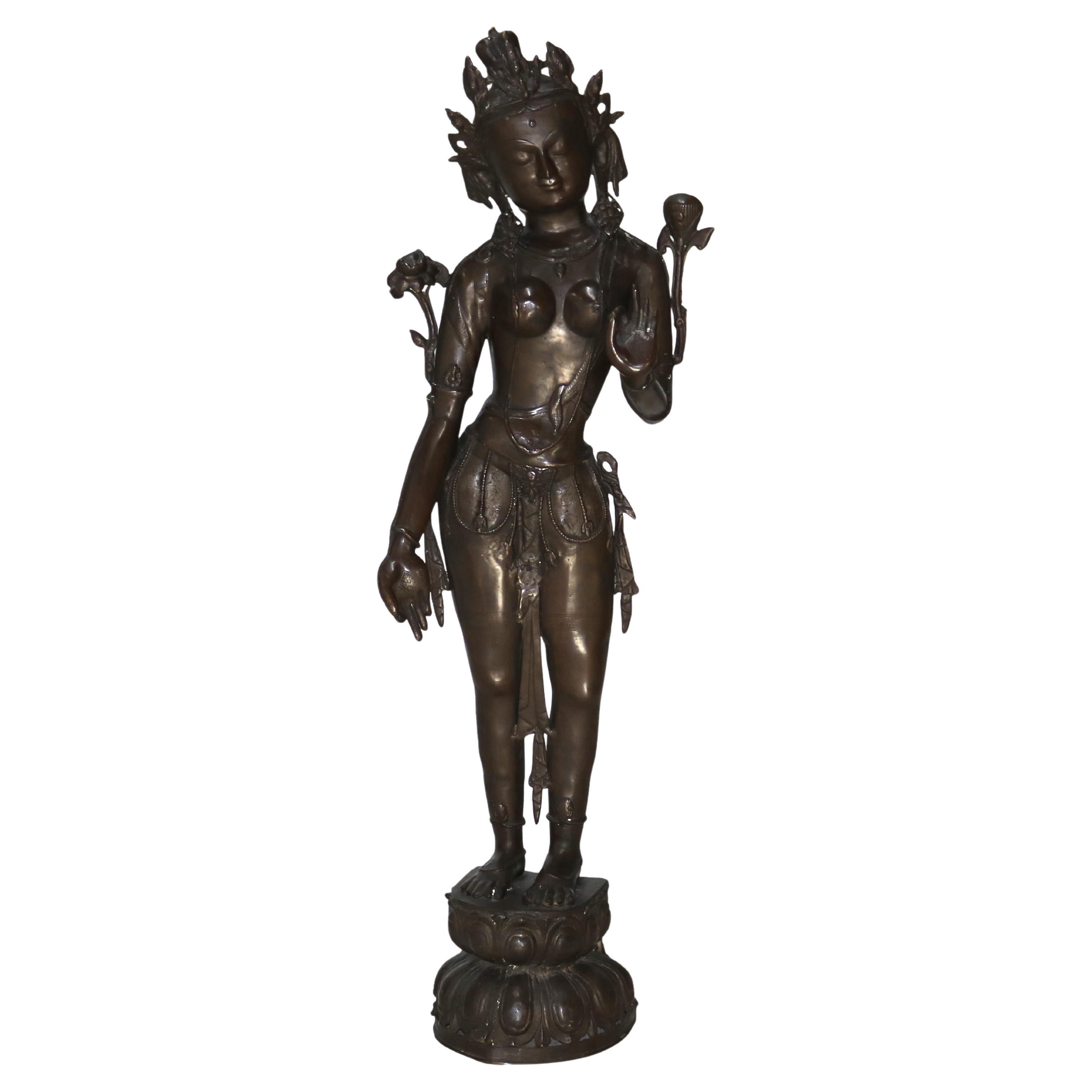 Figura de bronce de la diosa hindú nepalí Parvati del siglo XX