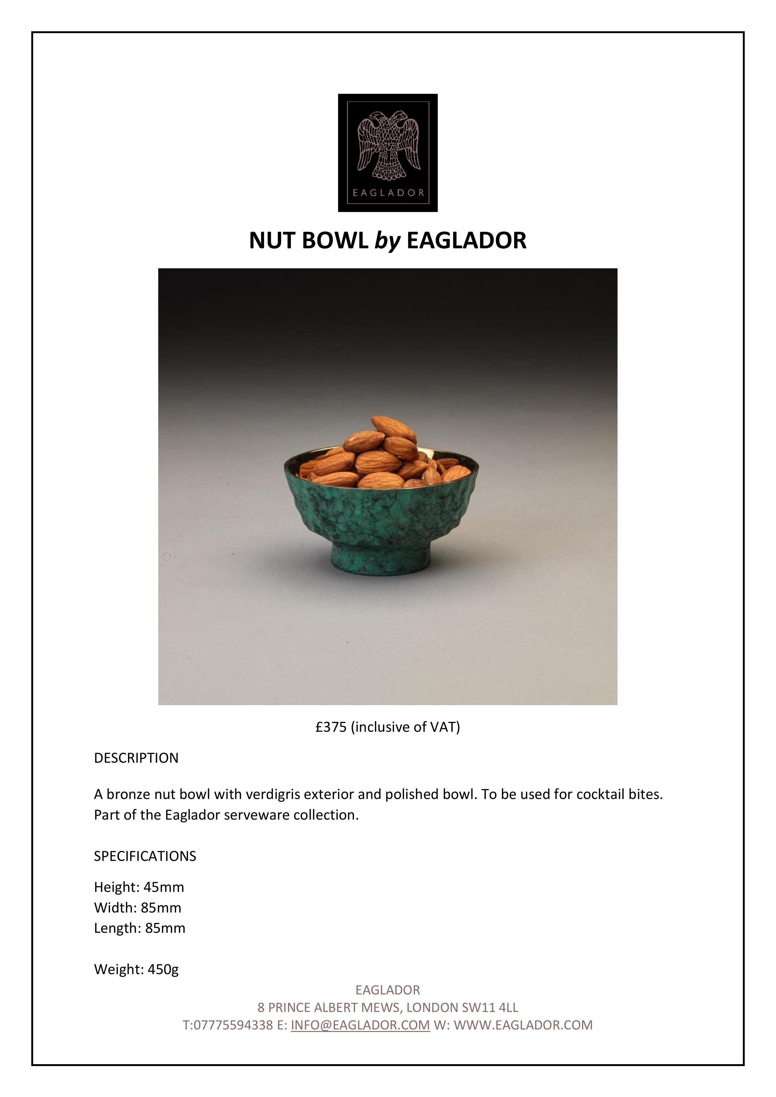 Eaglador - Nut Bowl with Verdigris Patina, Cast in Bronze In New Condition For Sale In London, GB