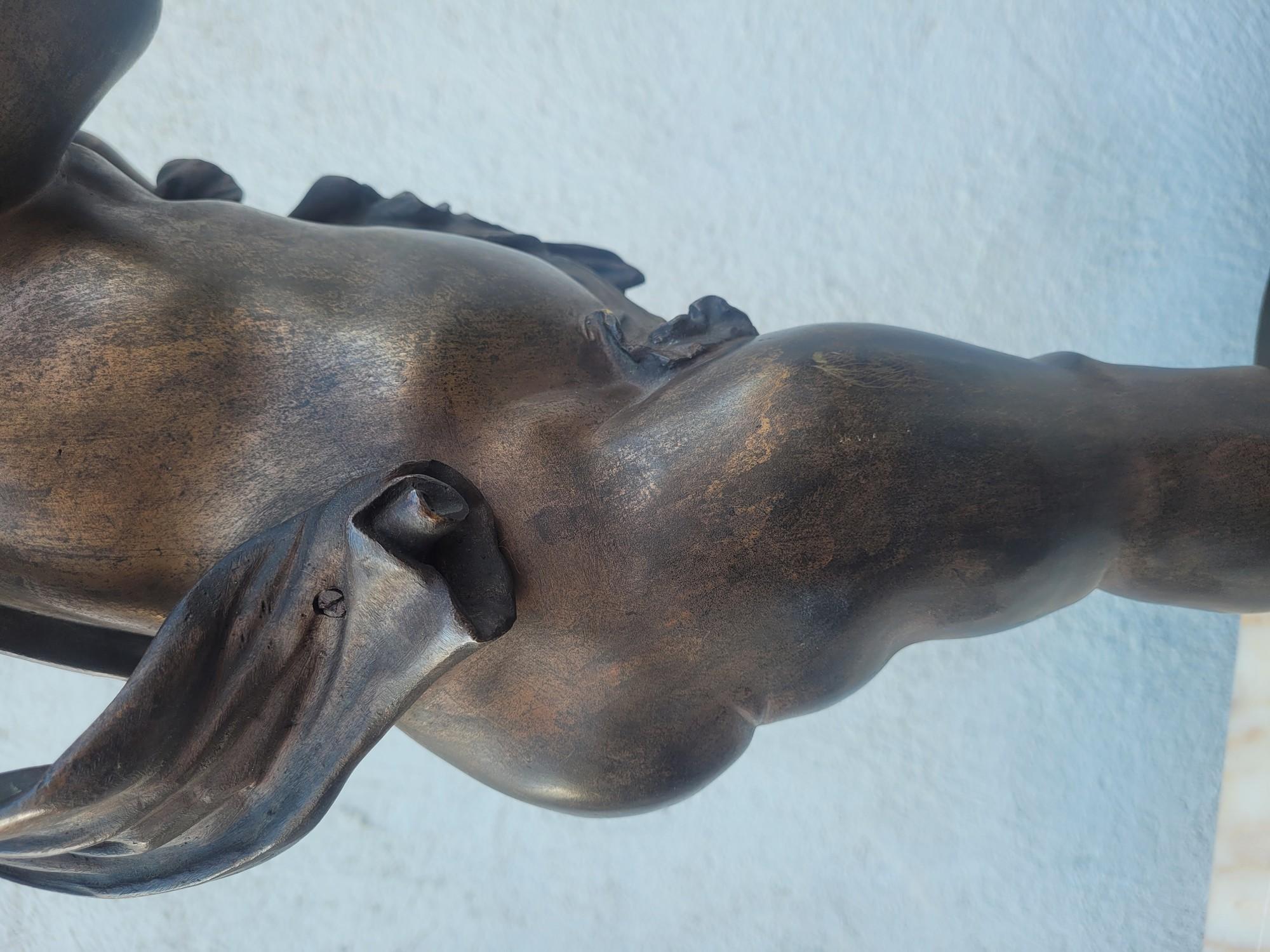 Bronzo di un putto alato in piedi, fine XIX secolo inizio XX secolo in vendita 6