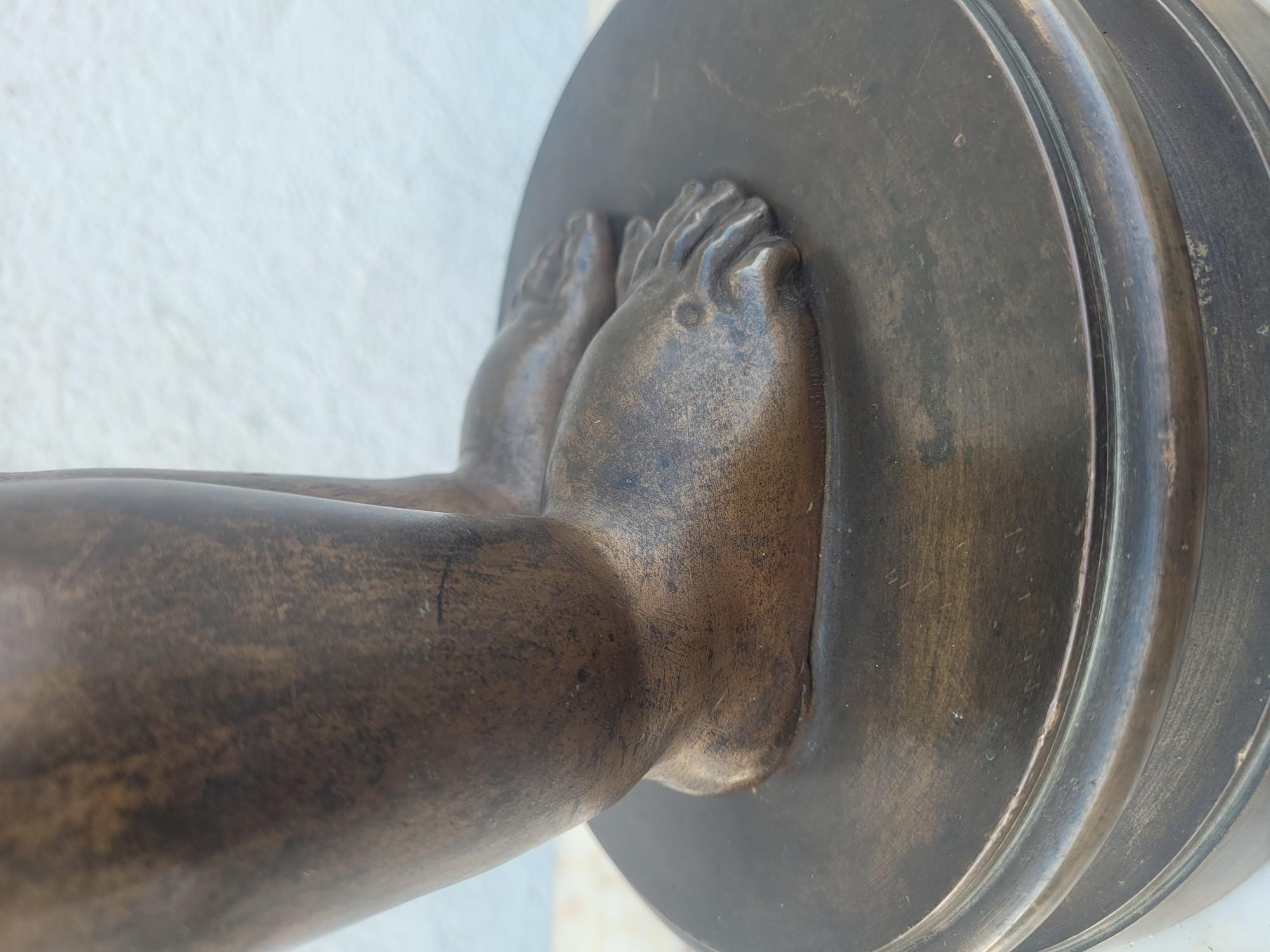 Bronzo di un putto alato in piedi, fine XIX secolo inizio XX secolo in vendita 7
