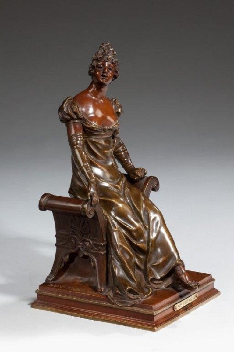 Bronzestatue einer edwardianischen Dame auf einem Fenstersitz (Französisch) im Angebot