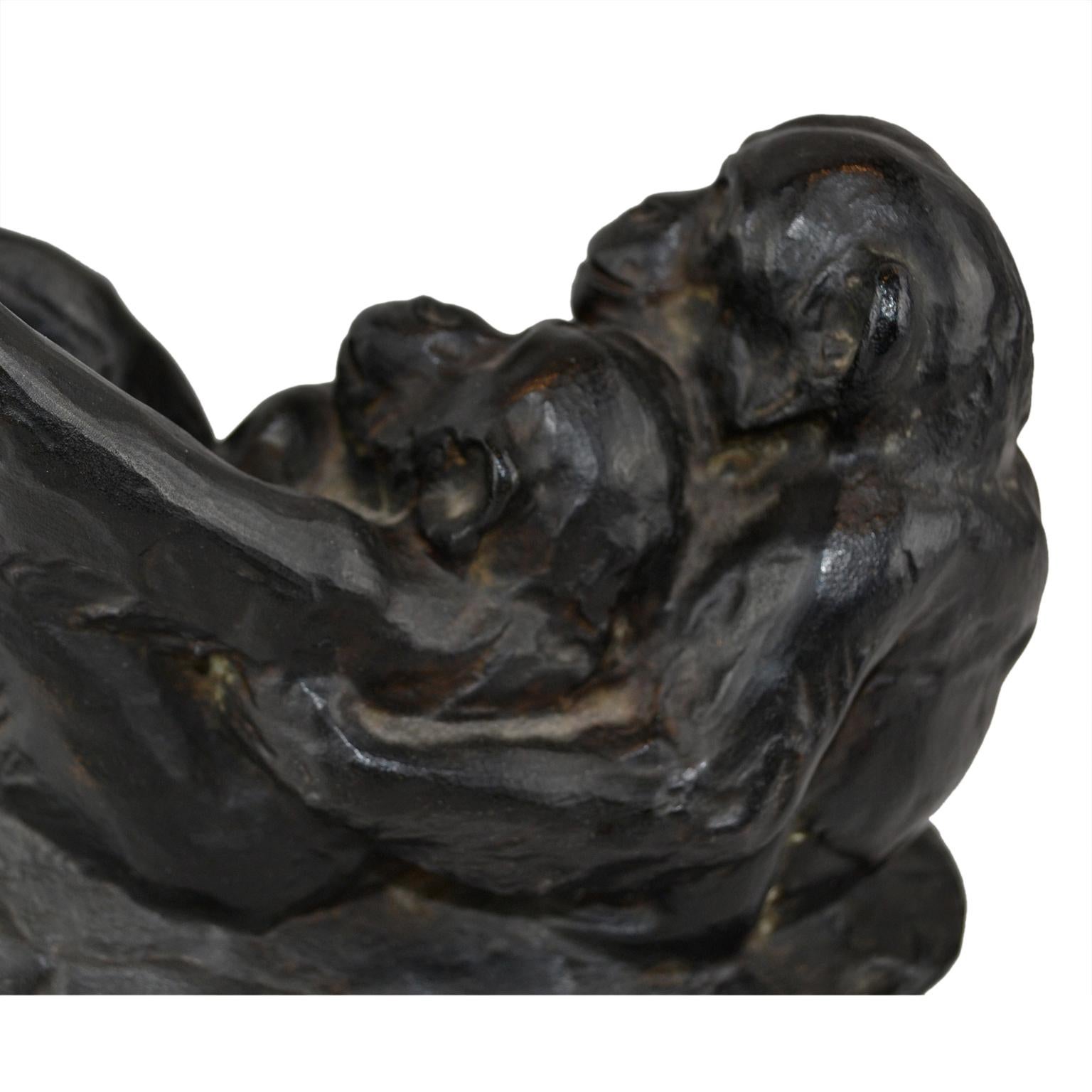 Français  Bronze français du début du 20e siècle représentant deux singes en train de jouer, signé Rochard en vente