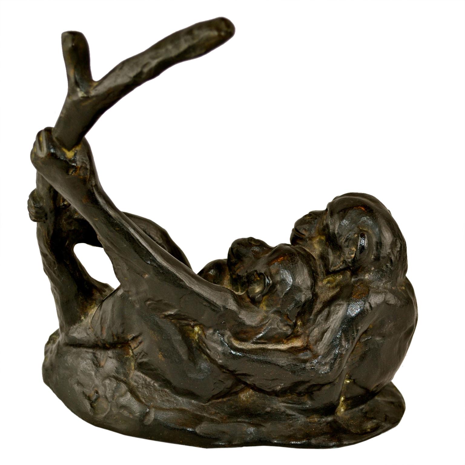 Moulage  Bronze français du début du 20e siècle représentant deux singes en train de jouer, signé Rochard en vente