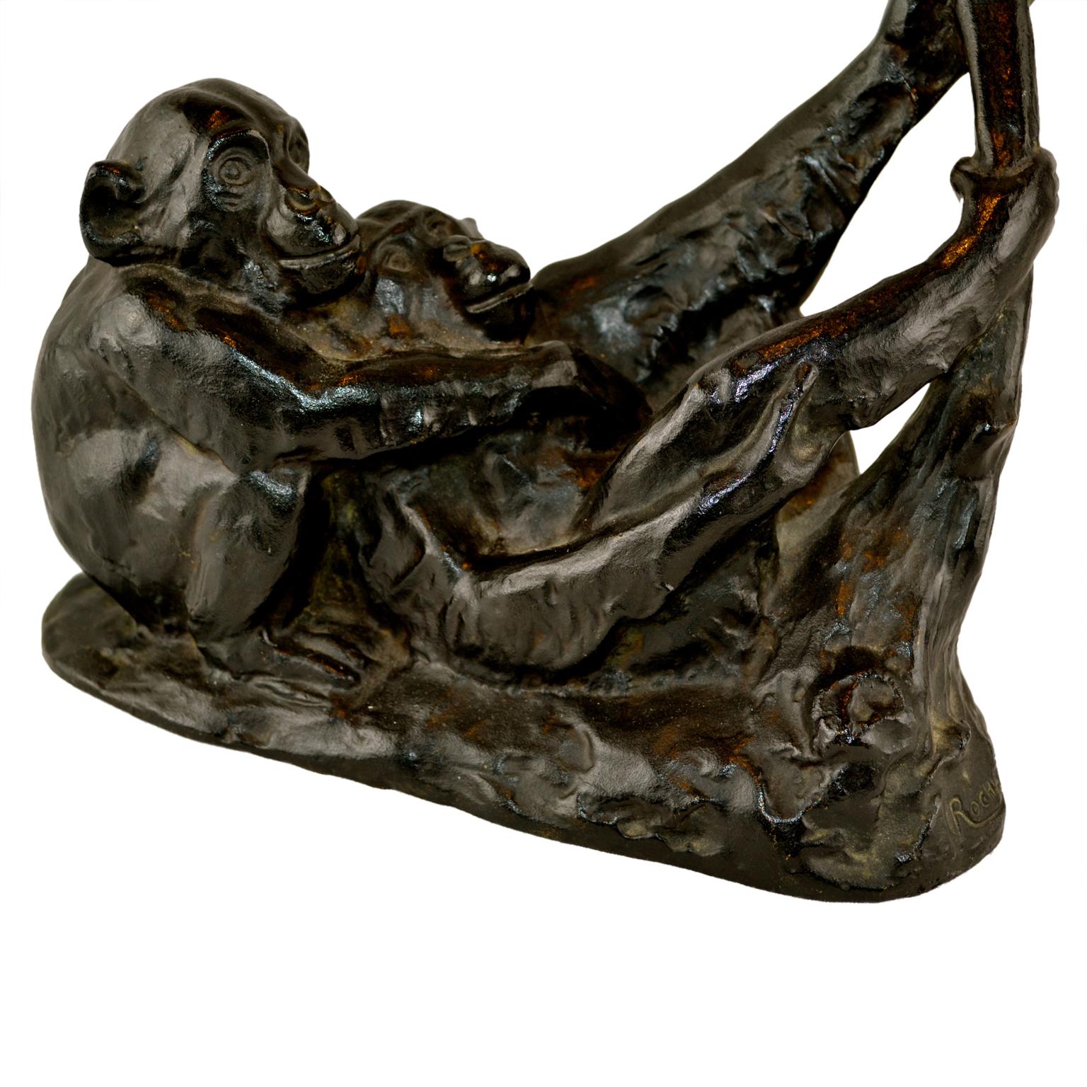  Bronze français du début du 20e siècle représentant deux singes en train de jouer, signé Rochard Bon état - En vente à Vancouver, British Columbia