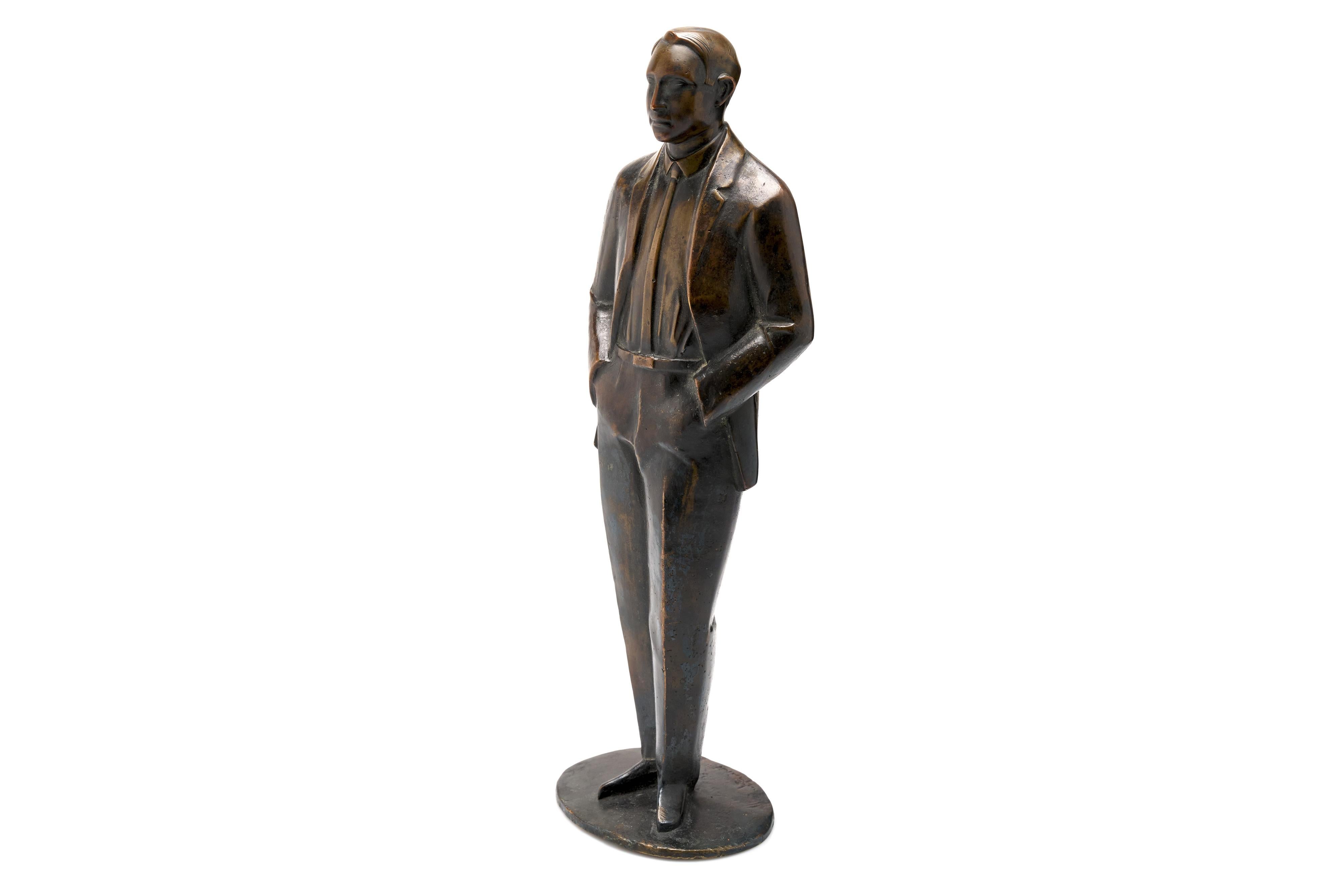 A fantastic bronze of a well-dressed man. Signed A.Allmann to the base.

1950s

Measures: 13