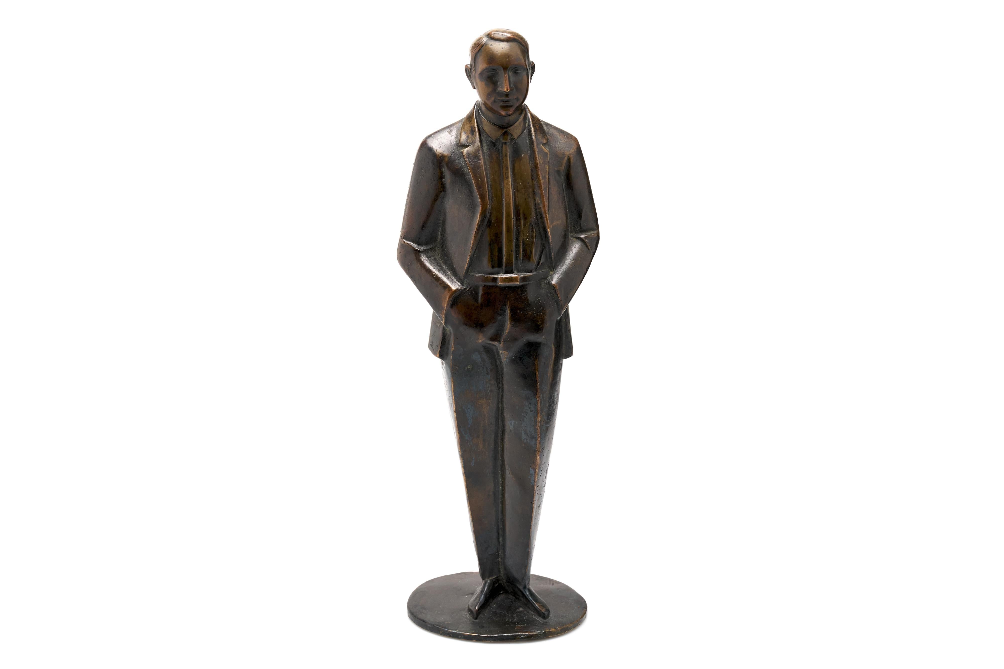Bronze of Well-Dressed Man In Excellent Condition In New York, NY