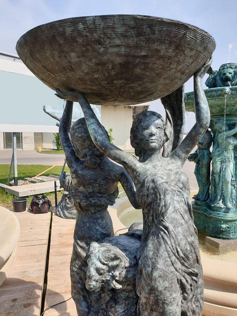 Bronze Old Freestanding Fountain For Sale at 1stDibs