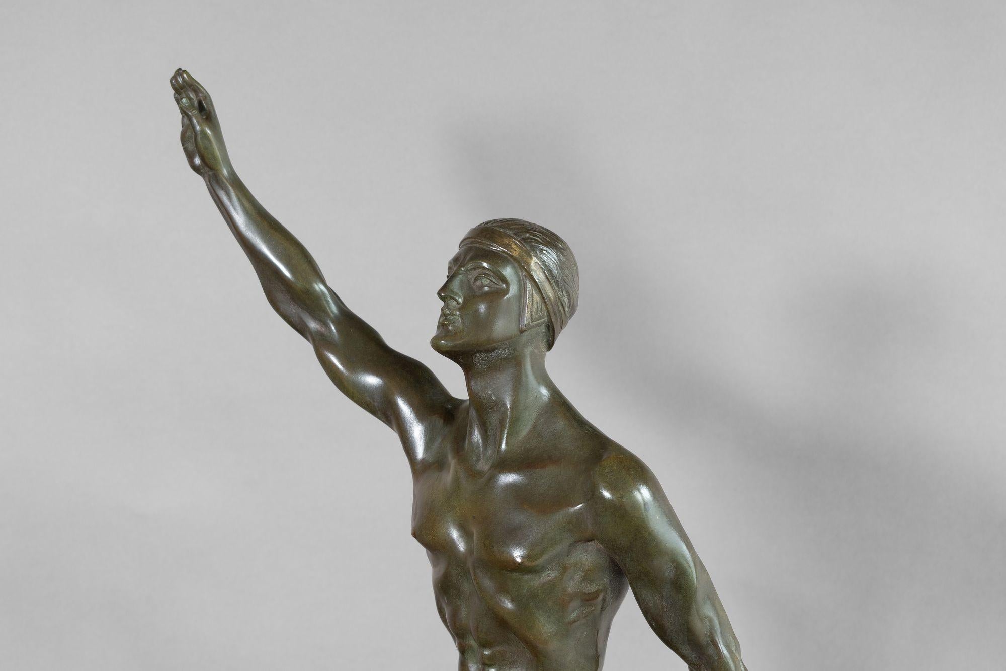 Bronze Olympian Figure In Good Condition For Sale In London, England