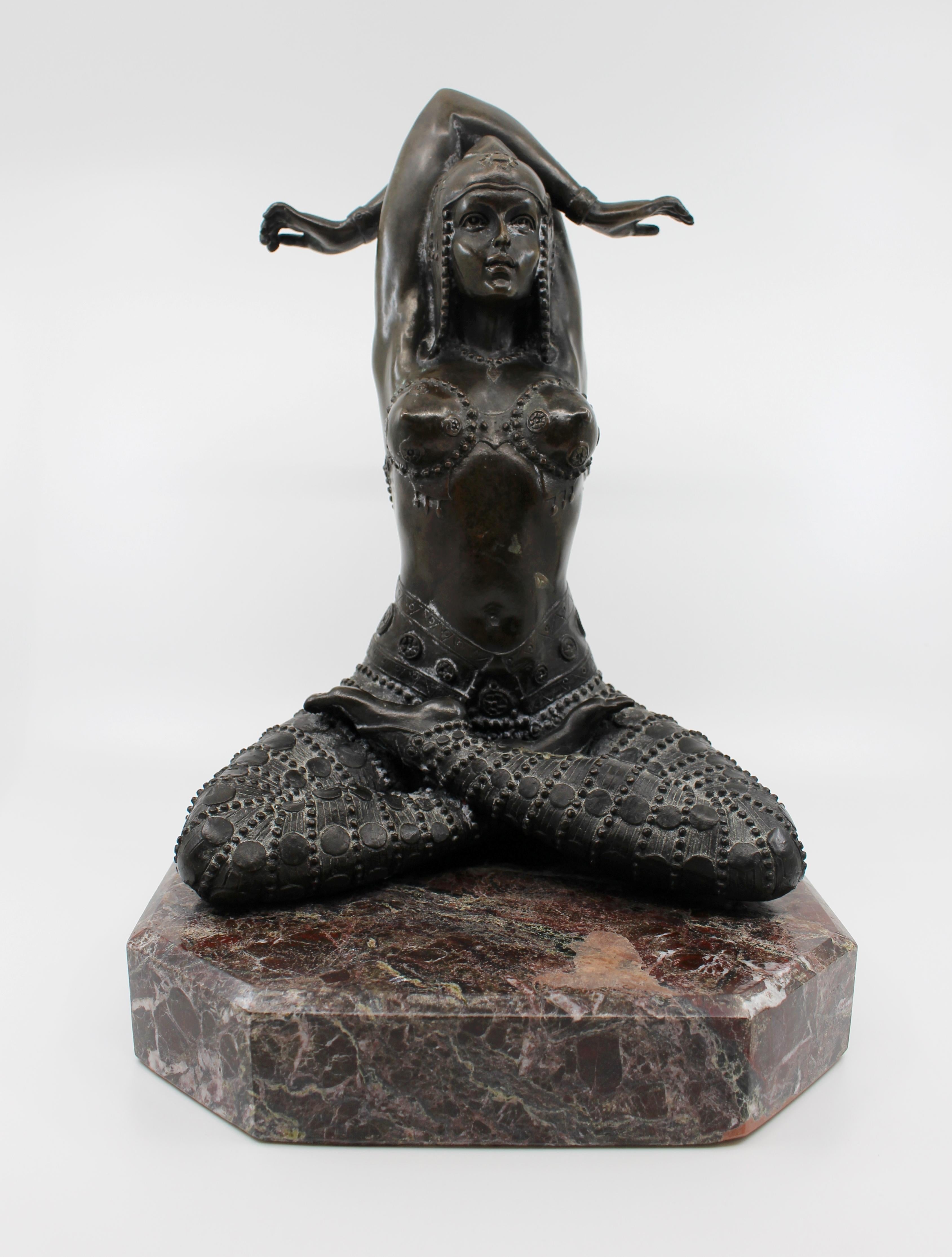 Period mid-late 20th century, Art Deco style
Composition Bronze sculpture on rouge marble base
Measures: Base 21 x 21 cm / 8 1/4 x 8 1/4 in
Height 30.5 cm / 12 in
Condition Very good condition, minor wear to base commensurate with