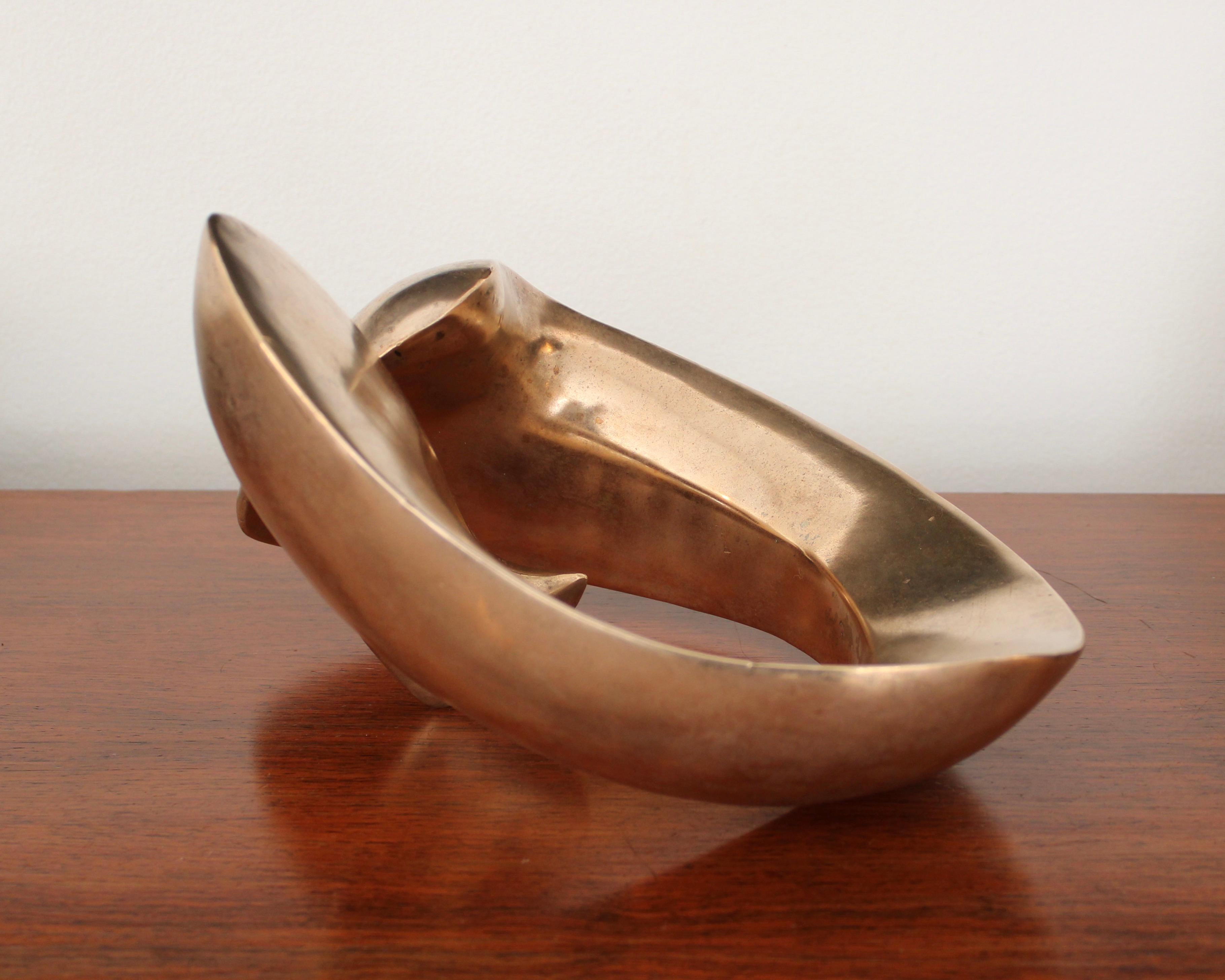 Bronze Organic Abstract Curvilinear Form Sculpture In Good Condition In Chicago, IL