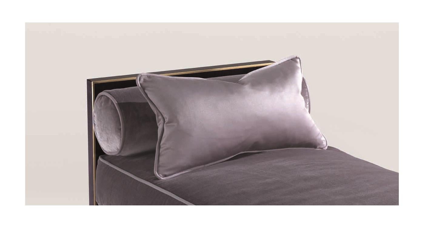 Bronze, Orsi, Mrs. Kamini Jivan, Chaise, Grey Figured Sycamore, Bronze Trimming In New Condition For Sale In Cabiate, IT