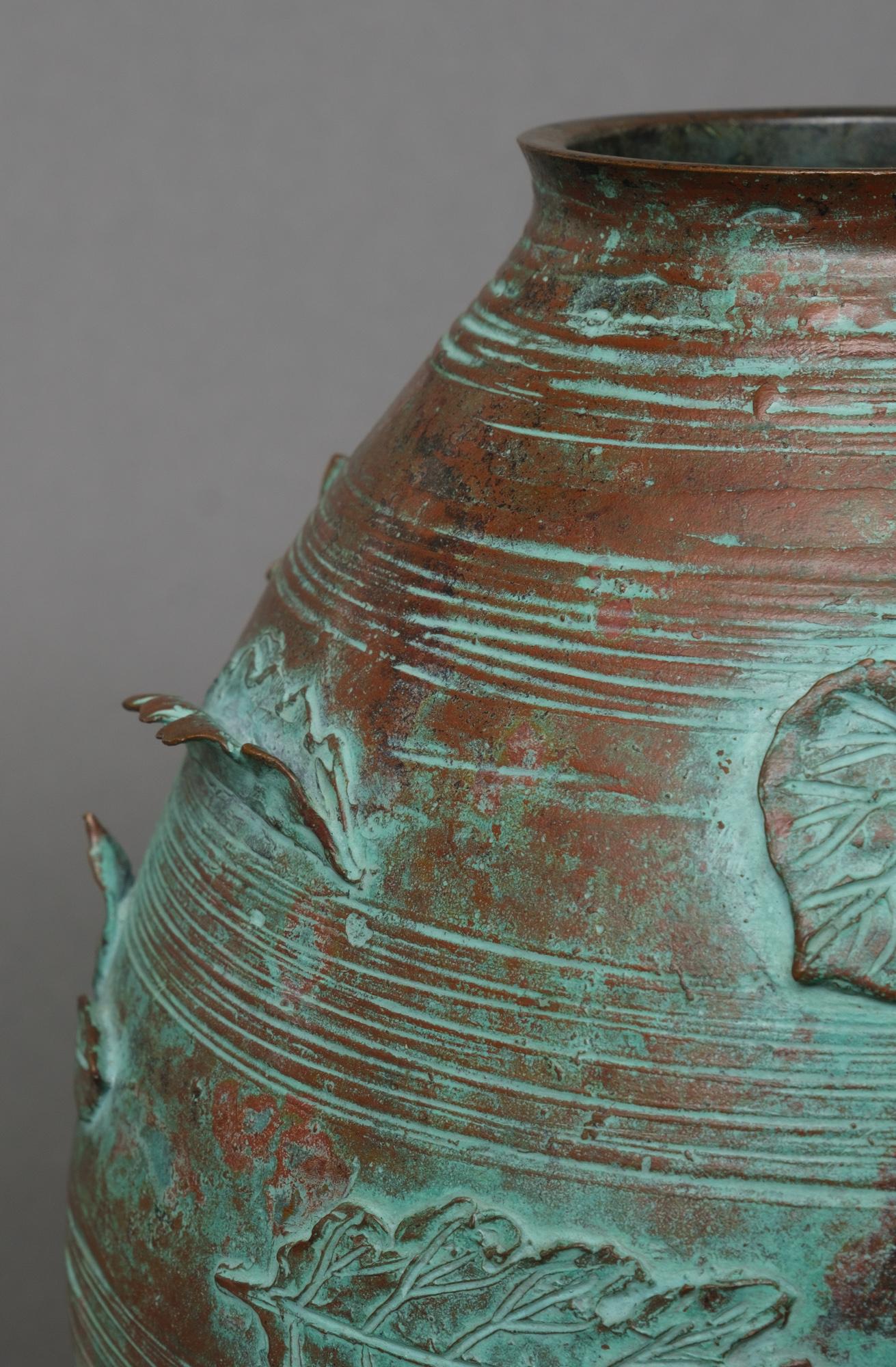 Bronze Ovoid Vase with High Relief Leaf Design by Nitten Artist Hirai Noboru 平井昇 For Sale 1