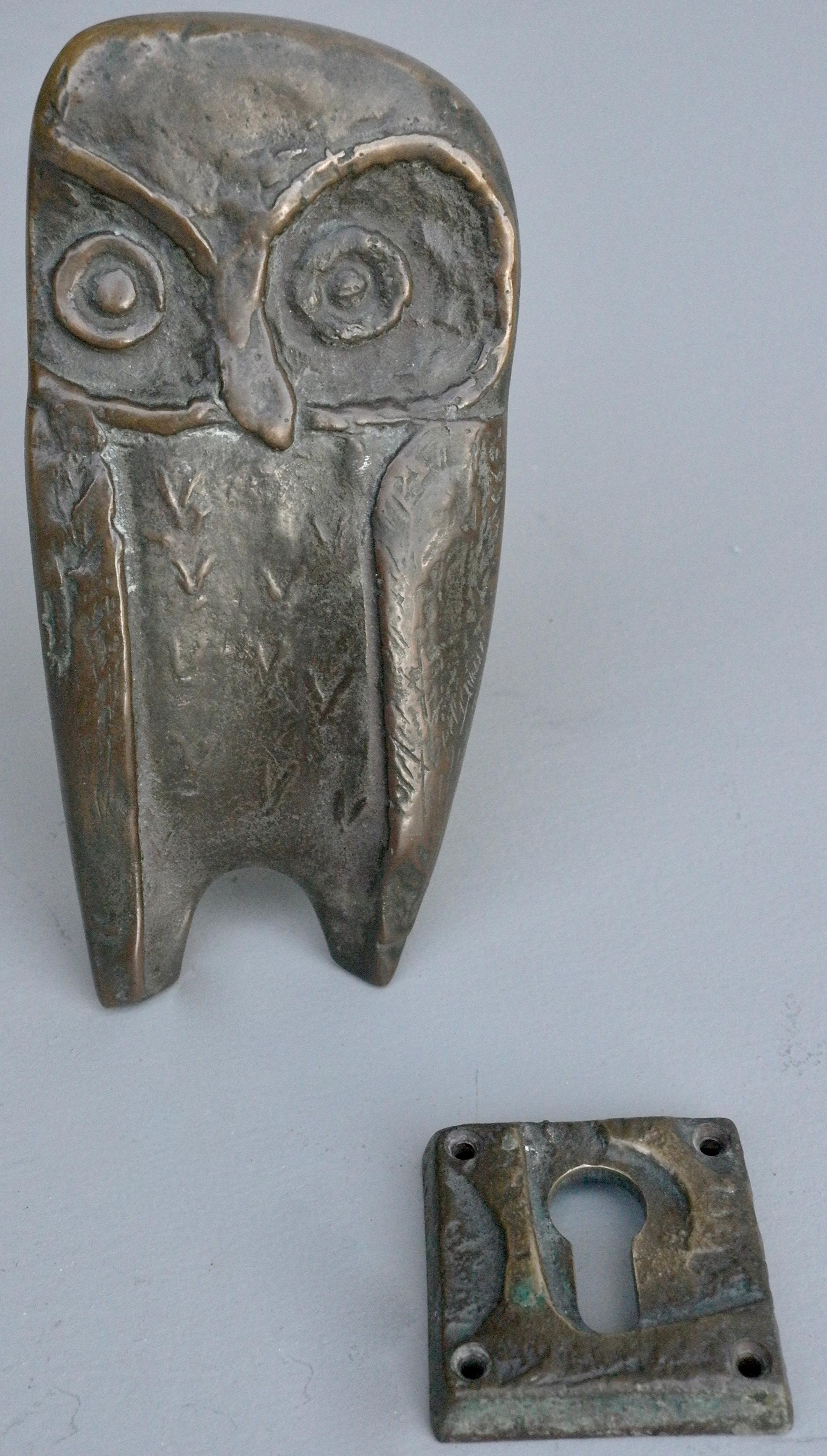 Bronze owl door handle with matching keyhole, 1960s.