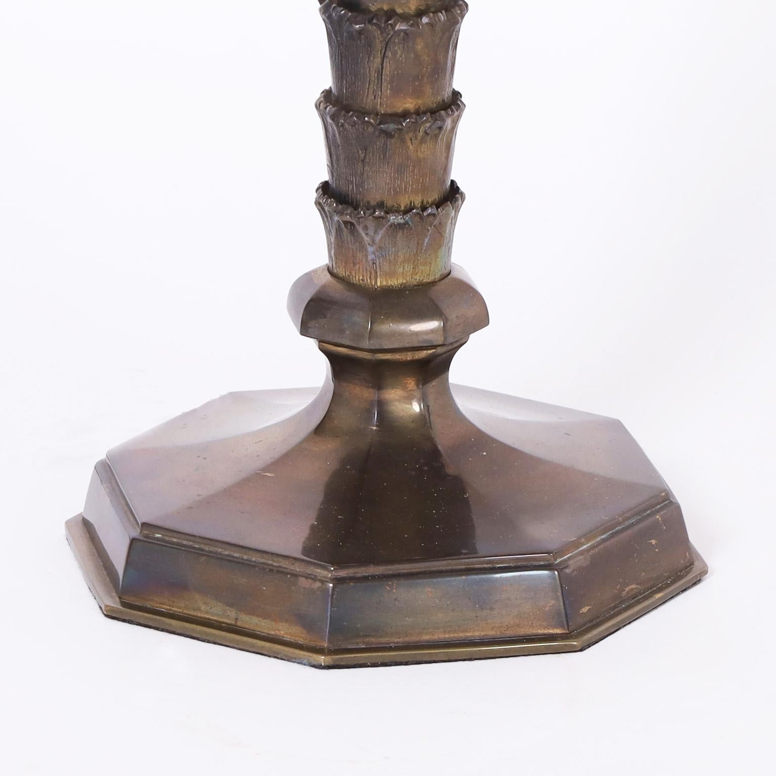 italien Lampe de table palmier en bronze en vente