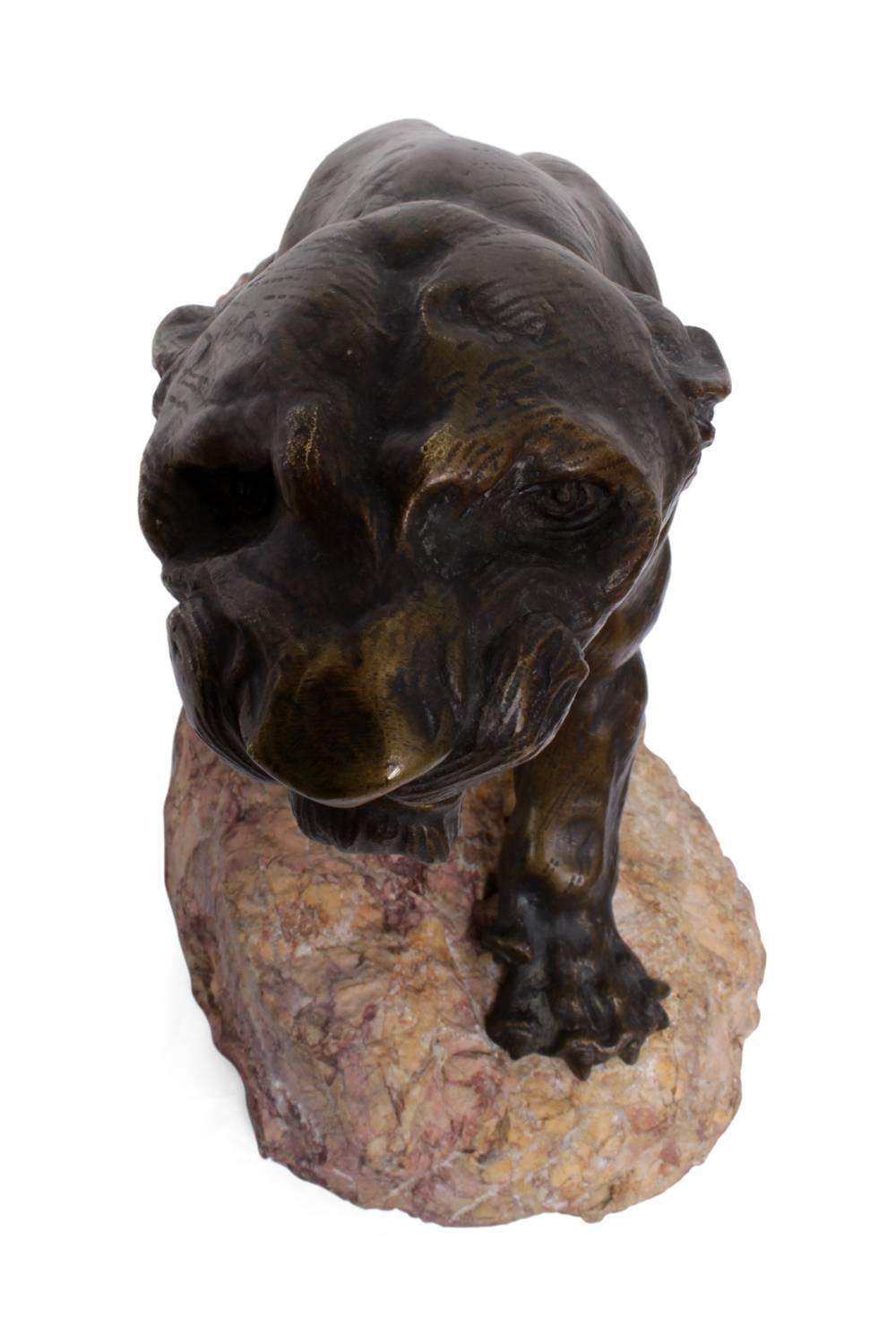 Français Panthère en bronze par Thomas Cartier sur un rocher de marbre, vers 1920