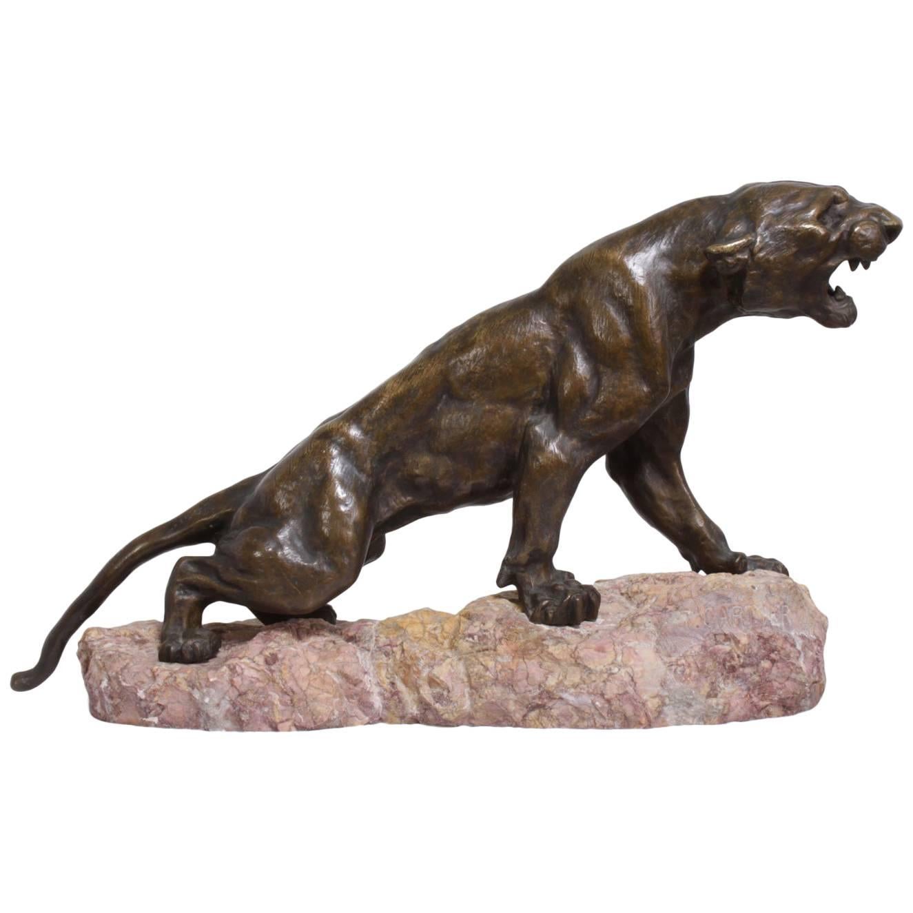 Panthère en bronze par Thomas Cartier sur un rocher de marbre, vers 1920