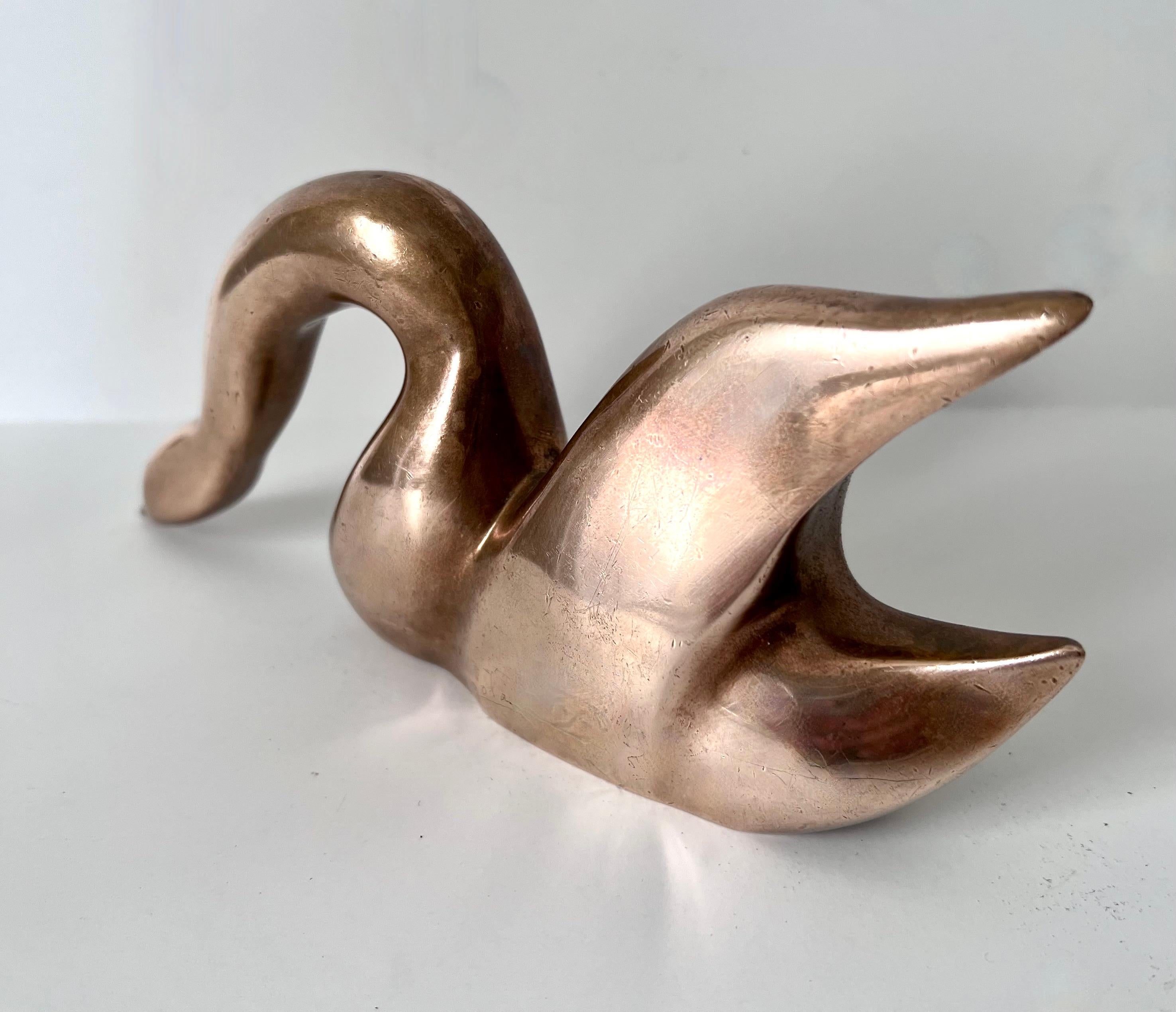 Bronze Paperweight Sculpture of a Bird or Swan In Good Condition For Sale In Los Angeles, CA