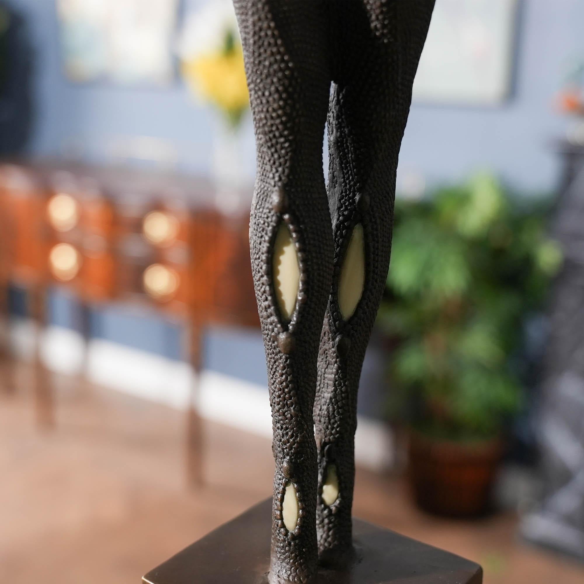 Pariser Tänzerin aus Bronze auf Marmorsockel (Handgefertigt) im Angebot
