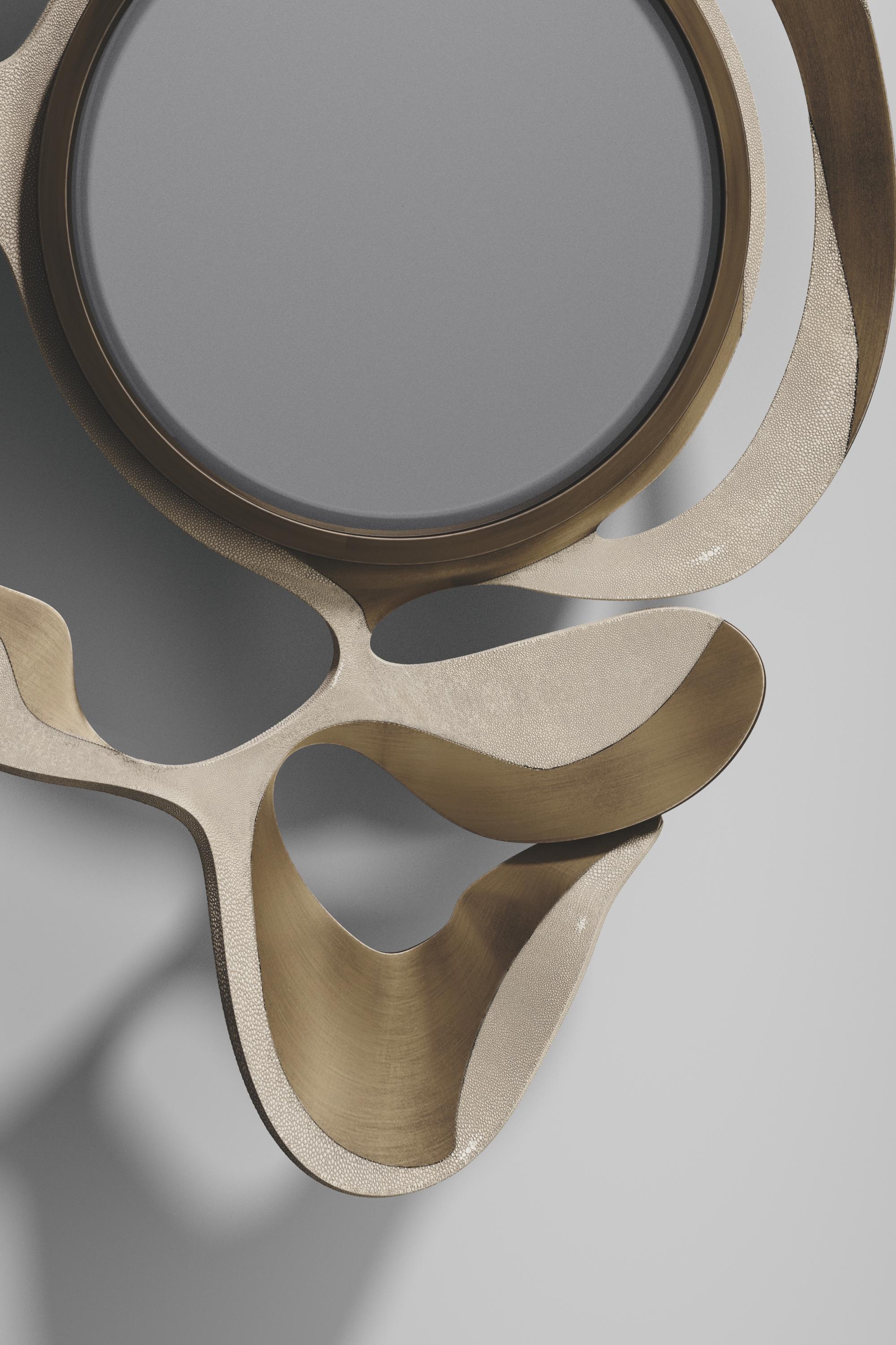 Specchio intarsiato in ottone con patina di bronzo di Kifu Paris in vendita 3