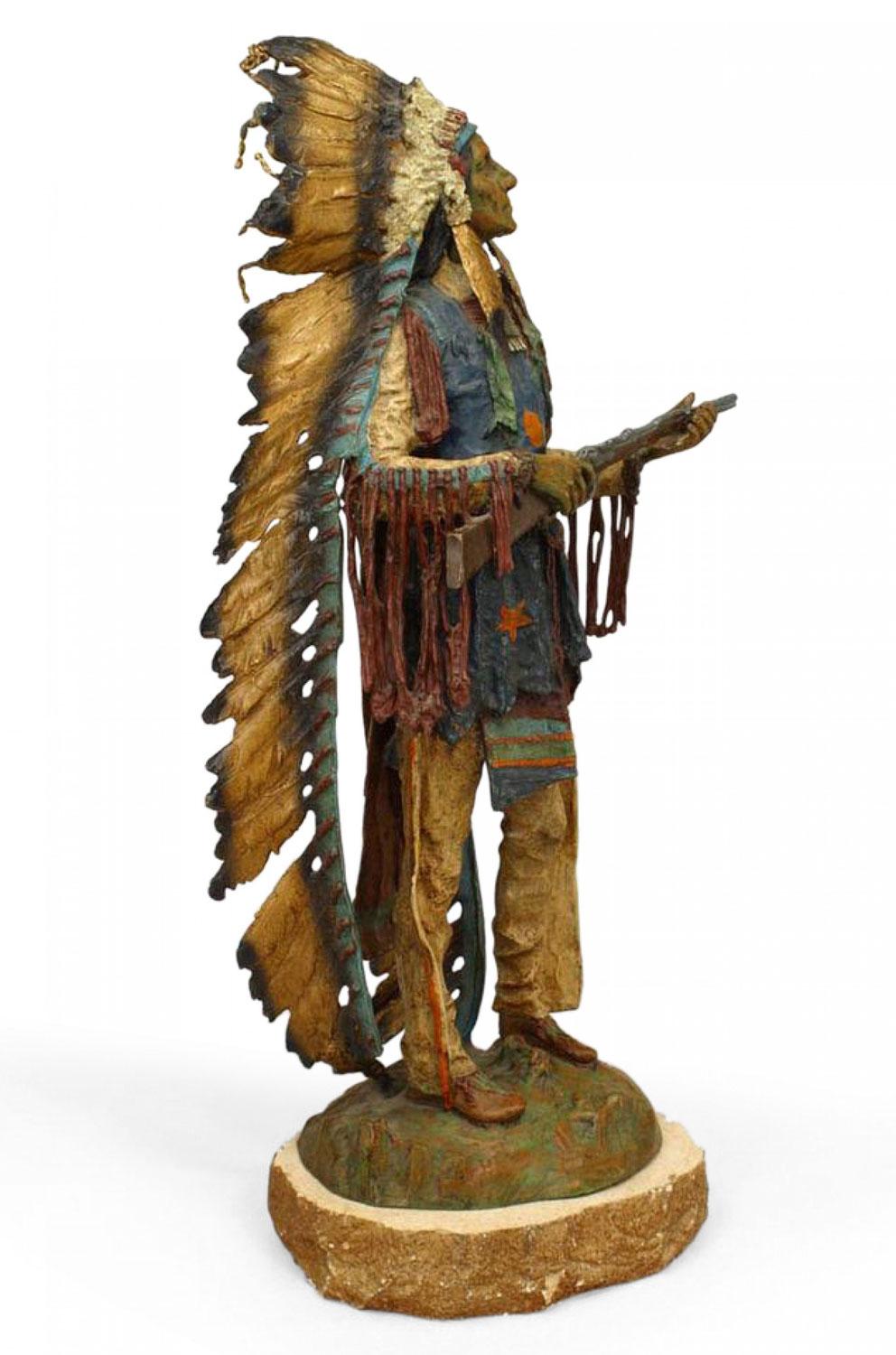 Americano Bronze Patinaed Native American Figure in vendita