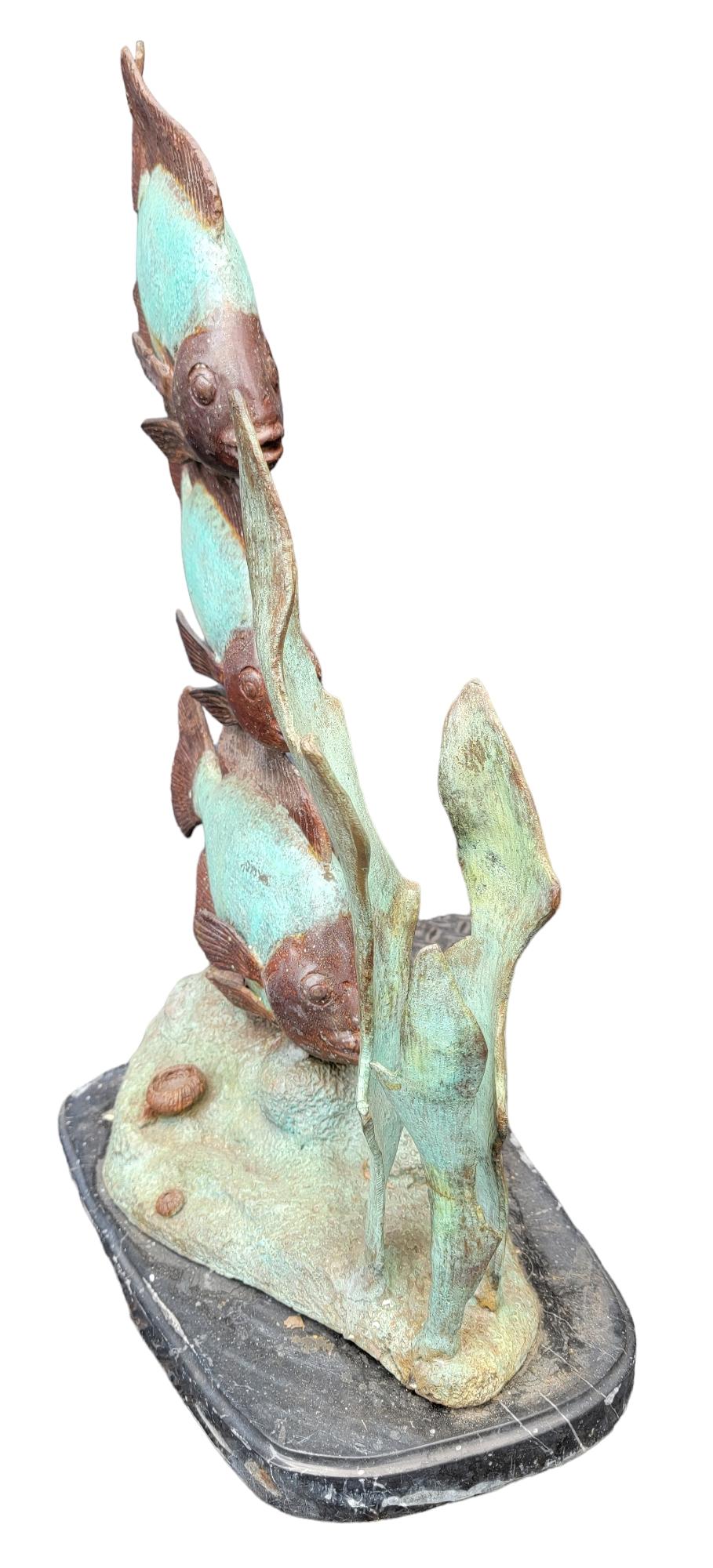 Bronze Patinaed Tall Fish statue In Good Condition For Sale In Pasadena, CA