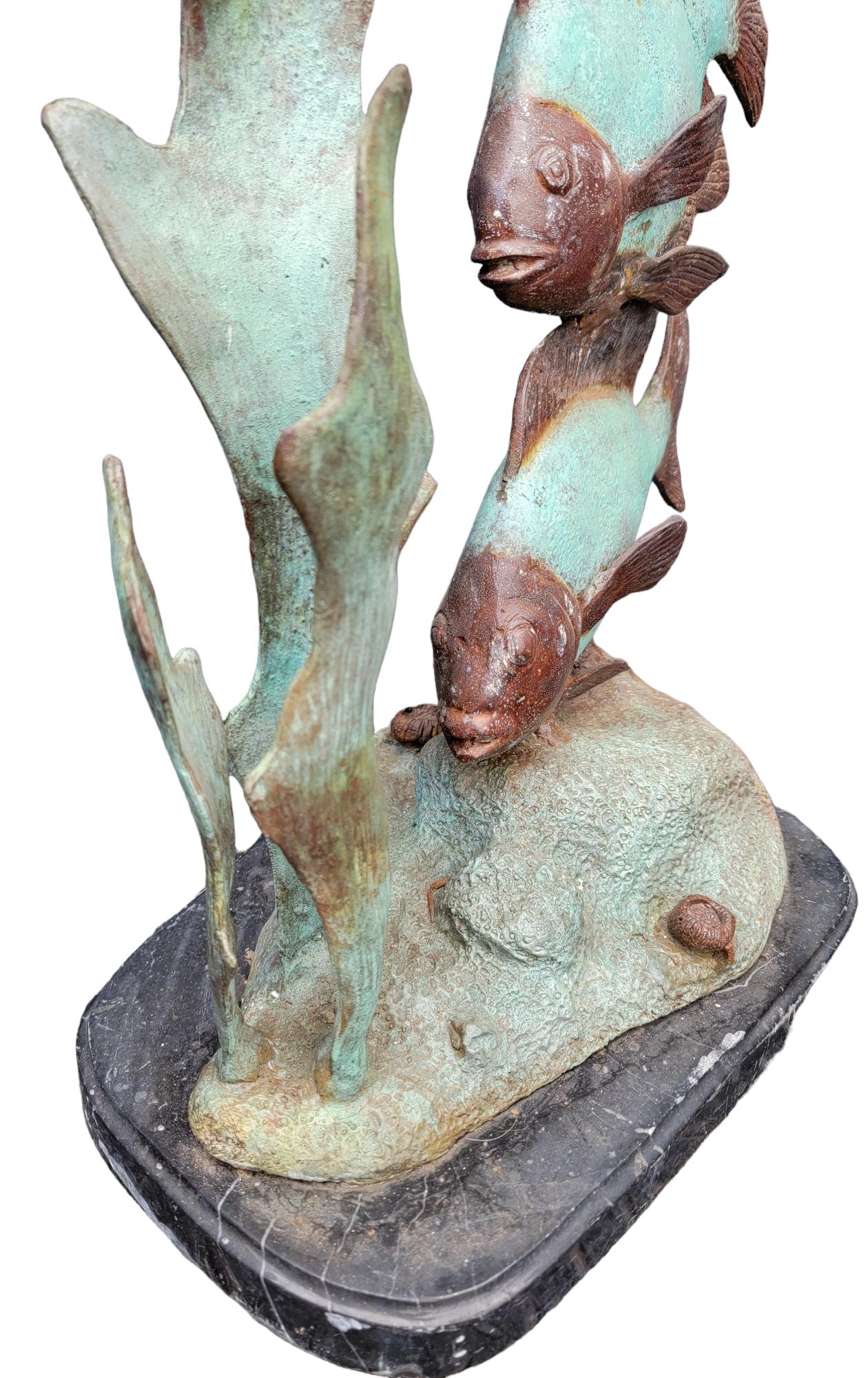 Bronze Patinaierte große Fischstatue aus Bronze im Angebot 2