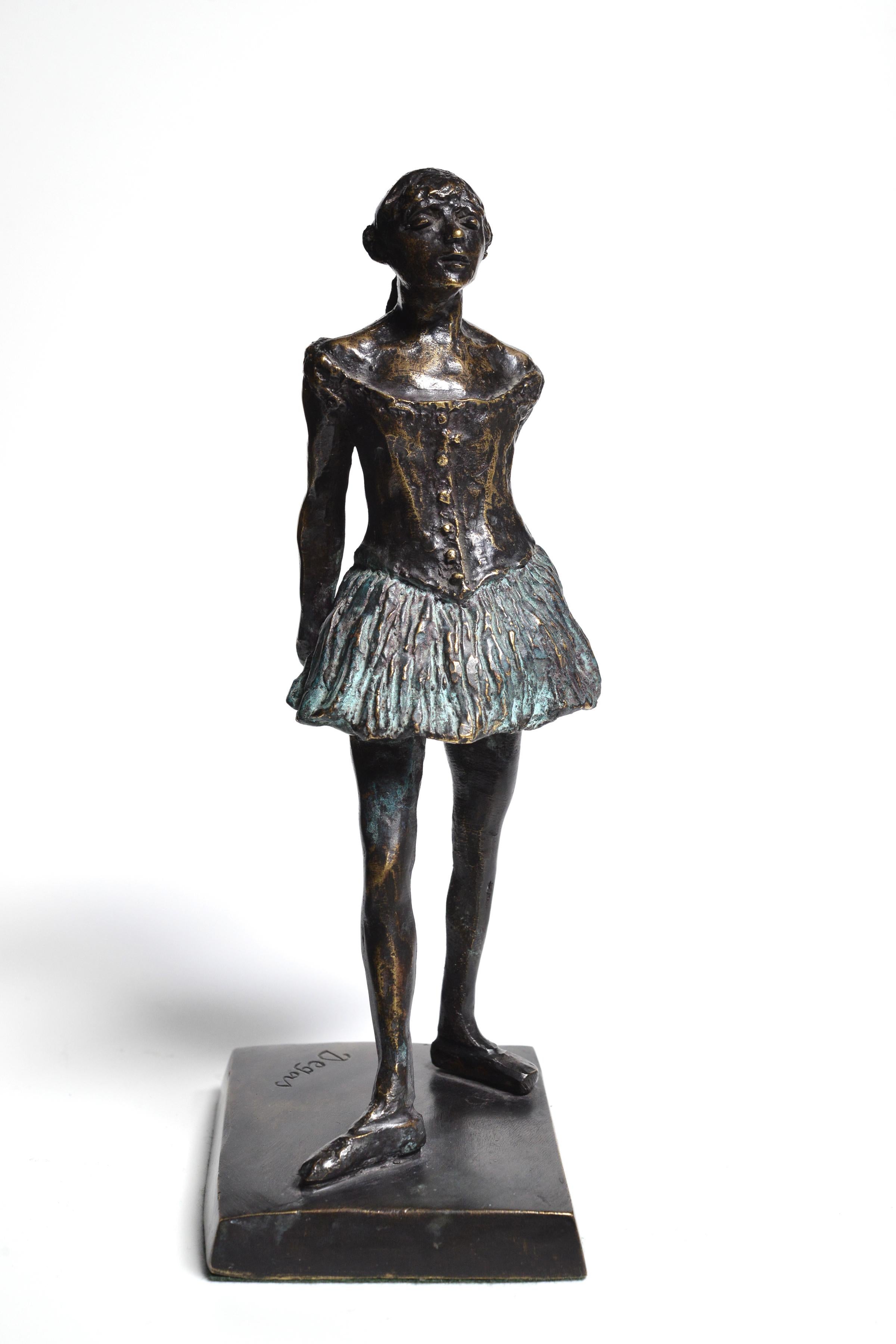 Cette étonnante figurine en bronze coulé est réalisée dans une interprétation rare et originale de la célèbre œuvre de Dega - 
