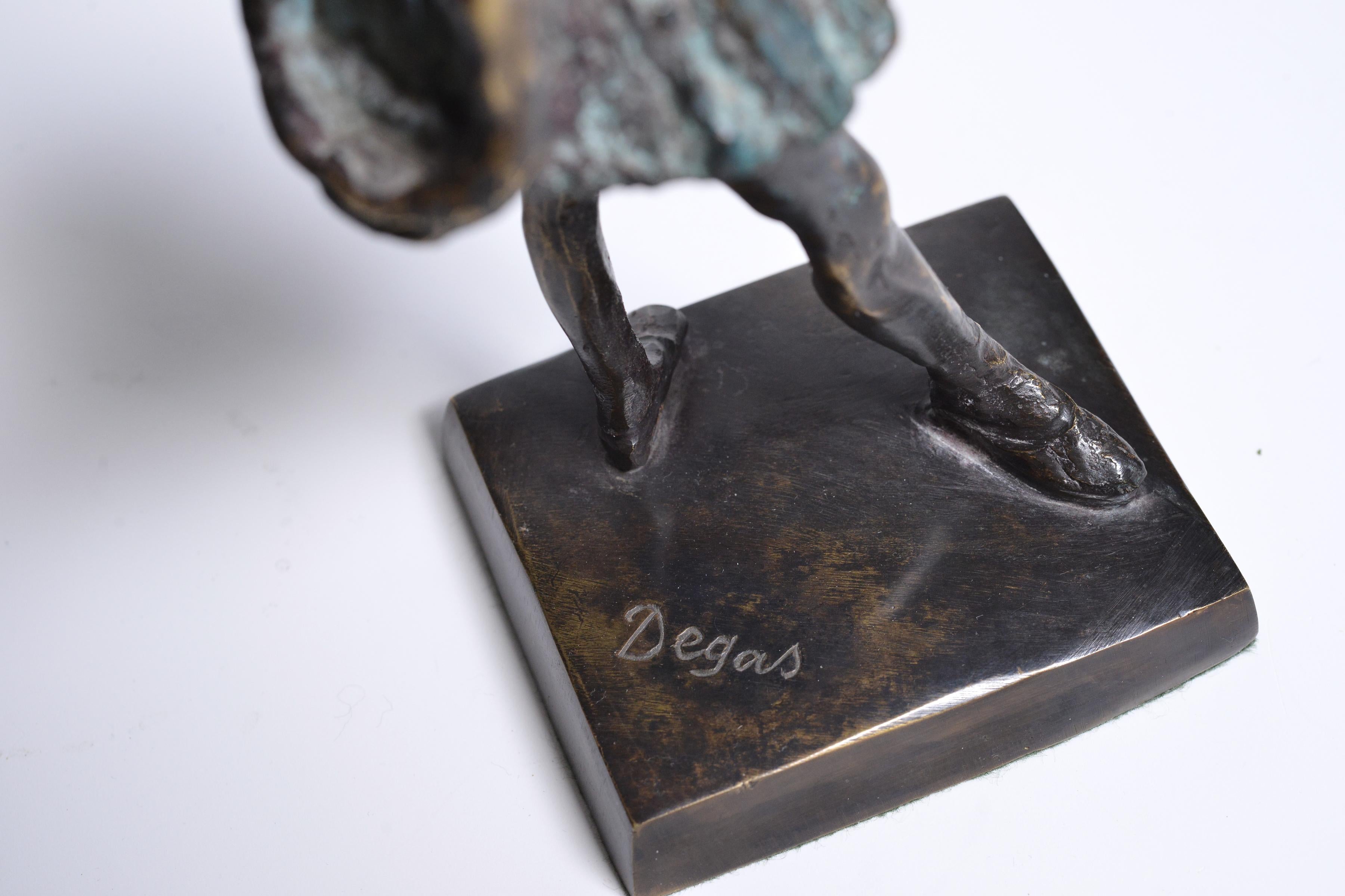 Figurine de petite danseuse de quatorze ans de Degas 20ème siècle en vente 1