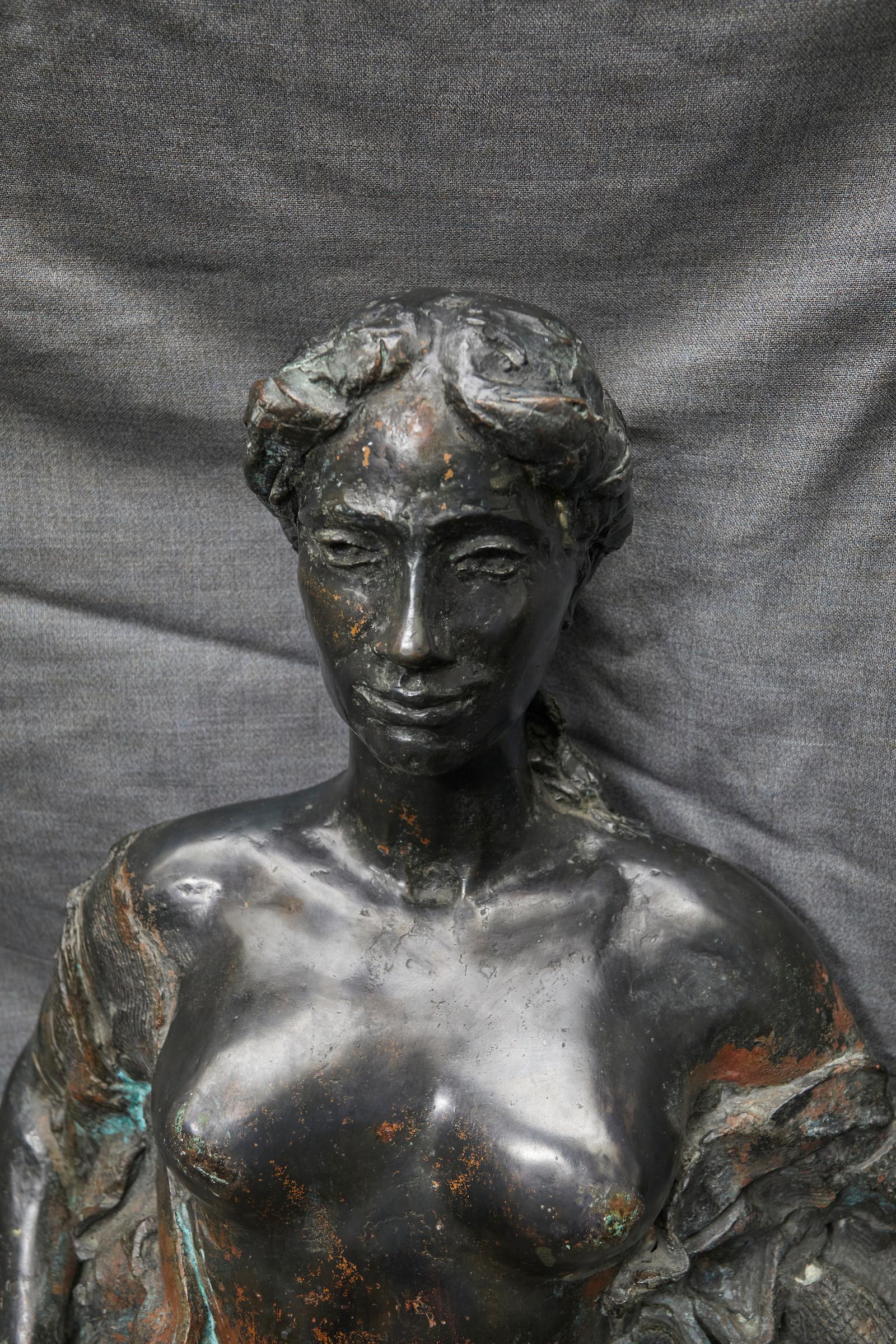 Hongrois Femme nue en bronze patiné 