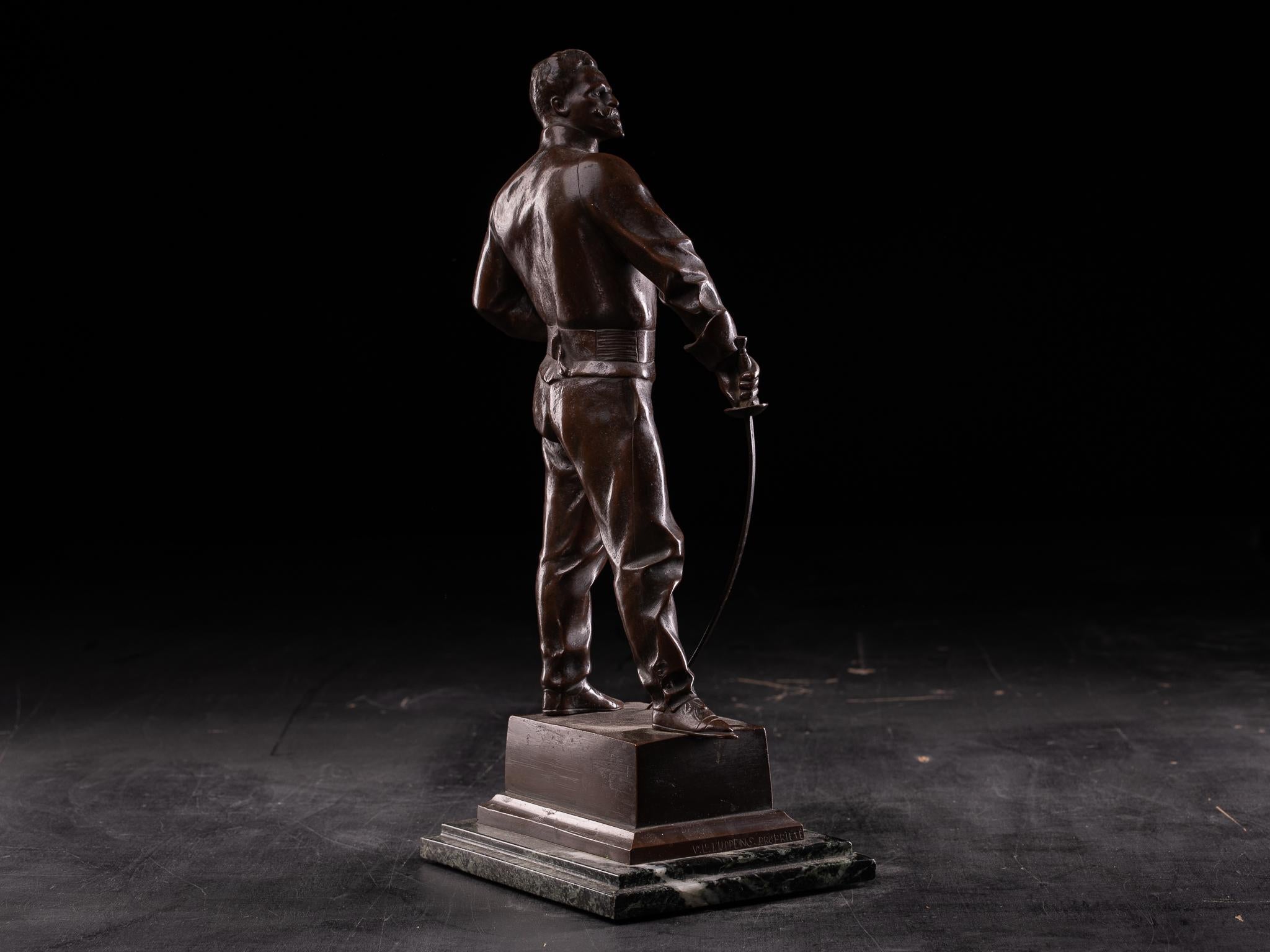 Bronze patinated Statue of Fencer by G.Devreese (1861-1941) . in vendita 1