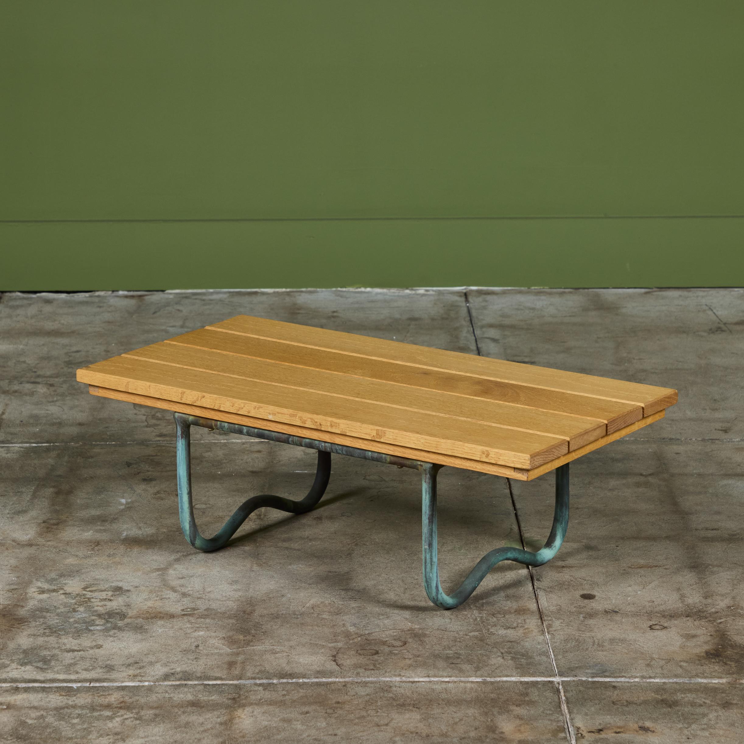 Table de plage en bronze avec plateau en bois par Walter Lamb pour Brown Jordan en vente 4