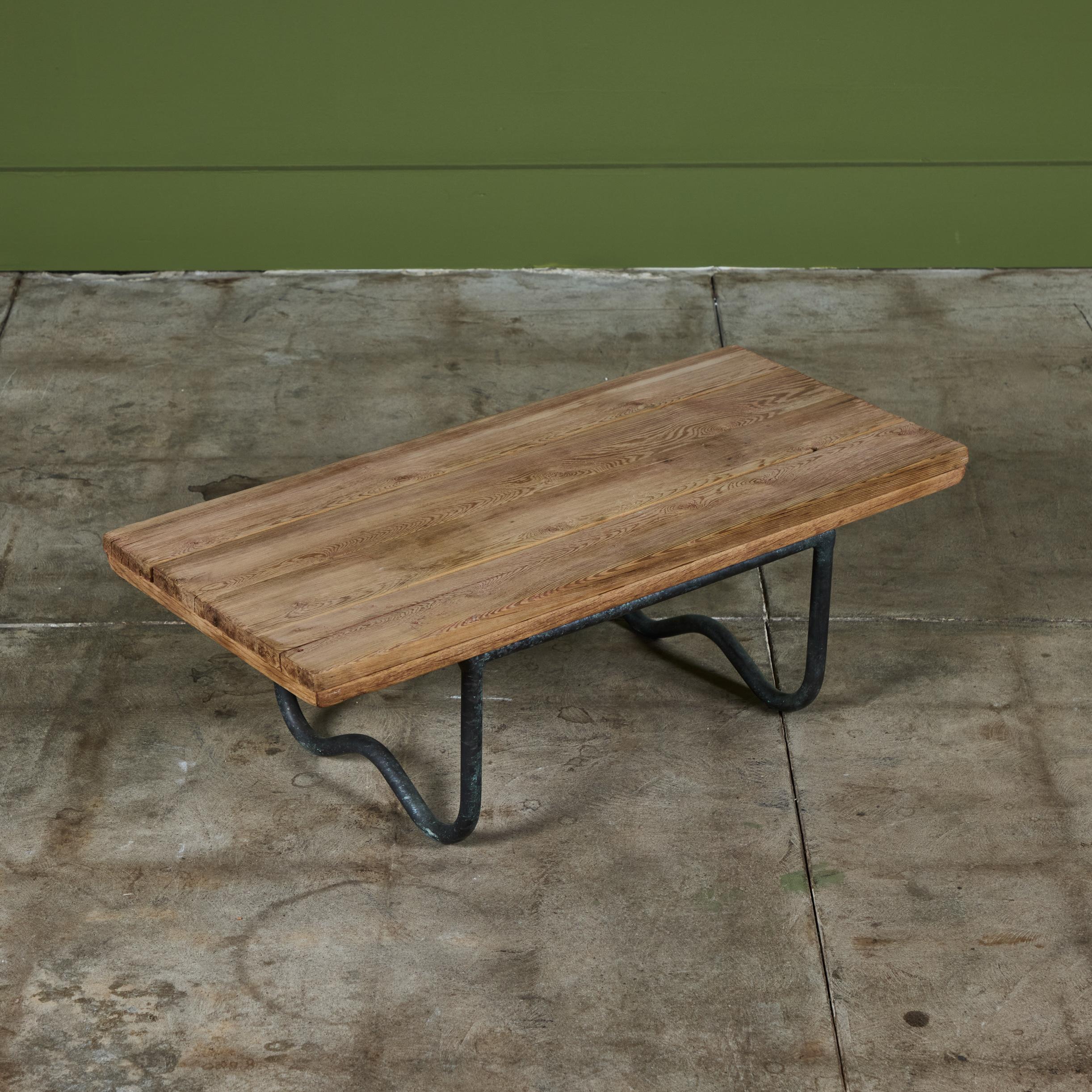 Table de plage en bronze avec plateau en bois par Walter Lamb pour Brown Jordan en vente 5