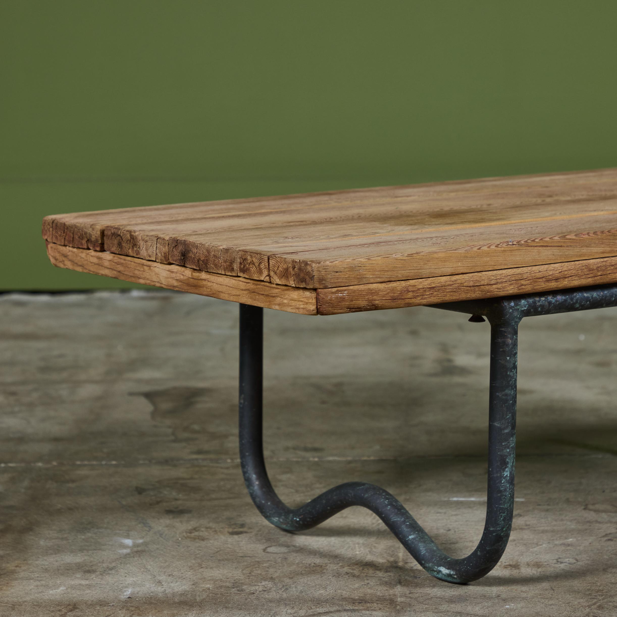 Table de plage en bronze avec plateau en bois par Walter Lamb pour Brown Jordan en vente 8
