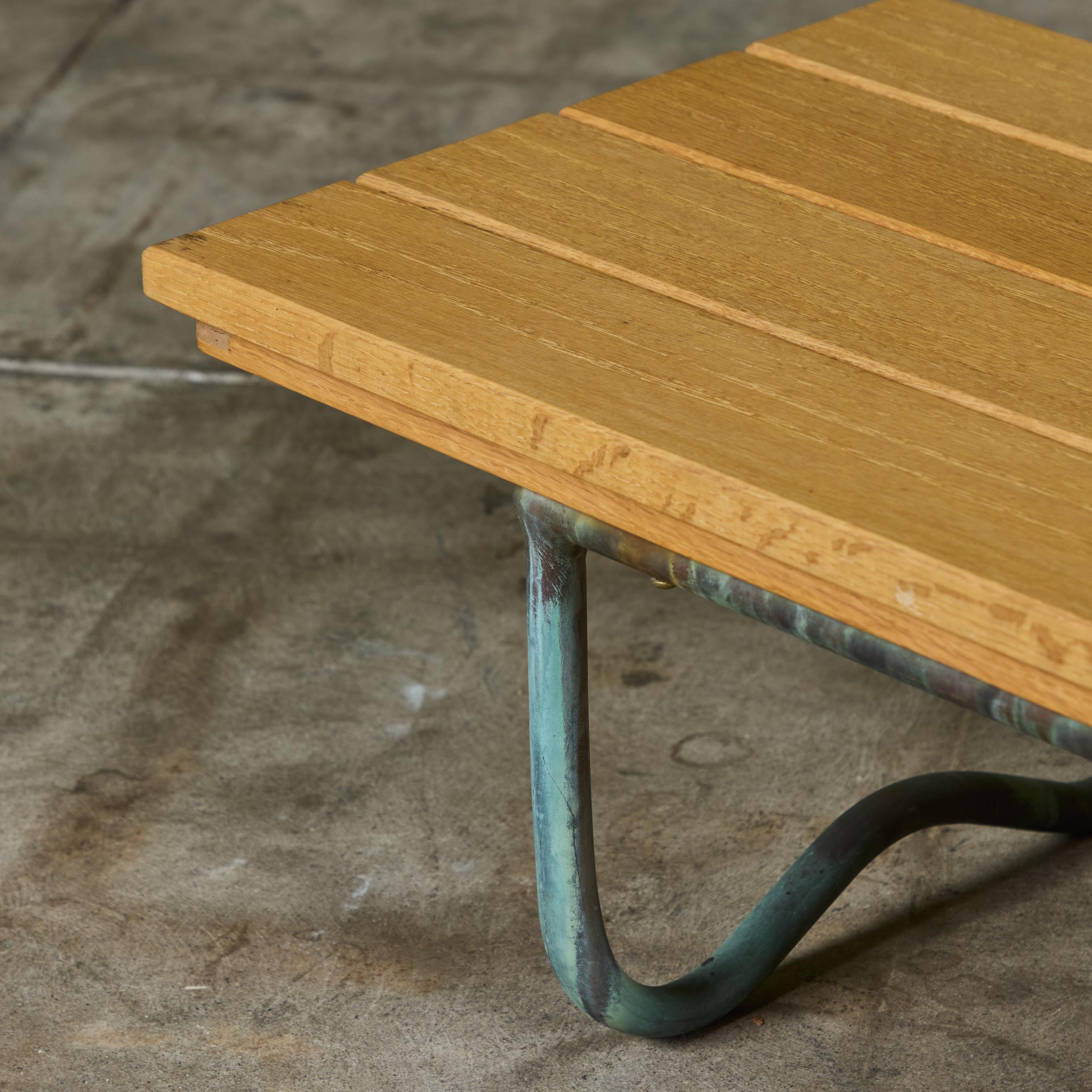 Table de plage en bronze avec plateau en bois par Walter Lamb pour Brown Jordan en vente 10