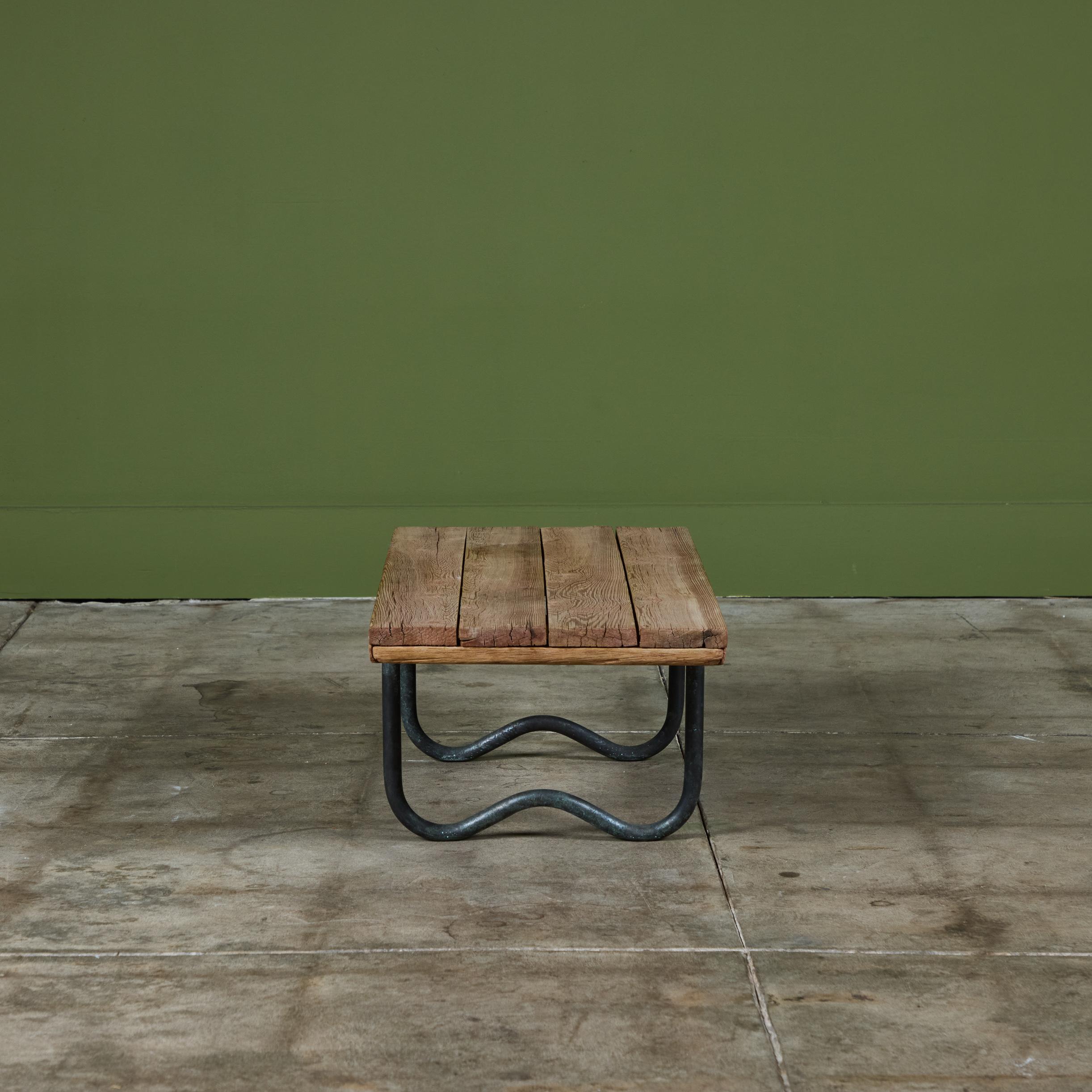 Table de plage en bronze avec plateau en bois par Walter Lamb pour Brown Jordan en vente 7