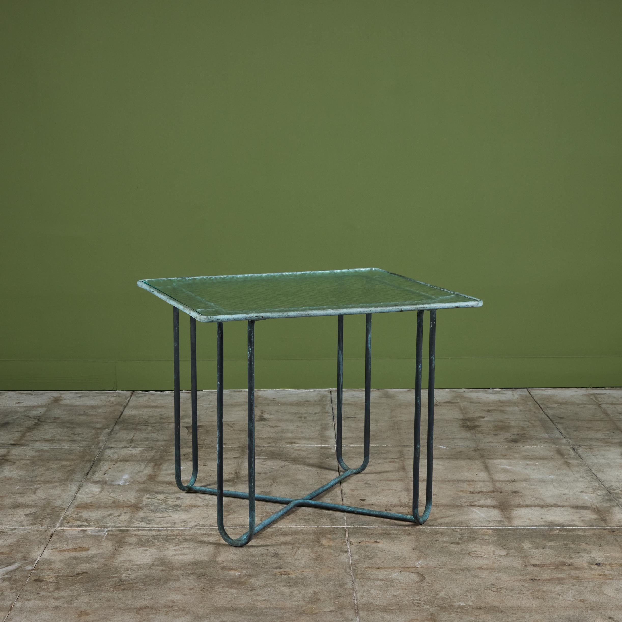 Mesa de comedor cuadrada de bronce para patio de Walter Lamb para Brown Jordan en Excelente estado para la venta en Los Angeles, CA
