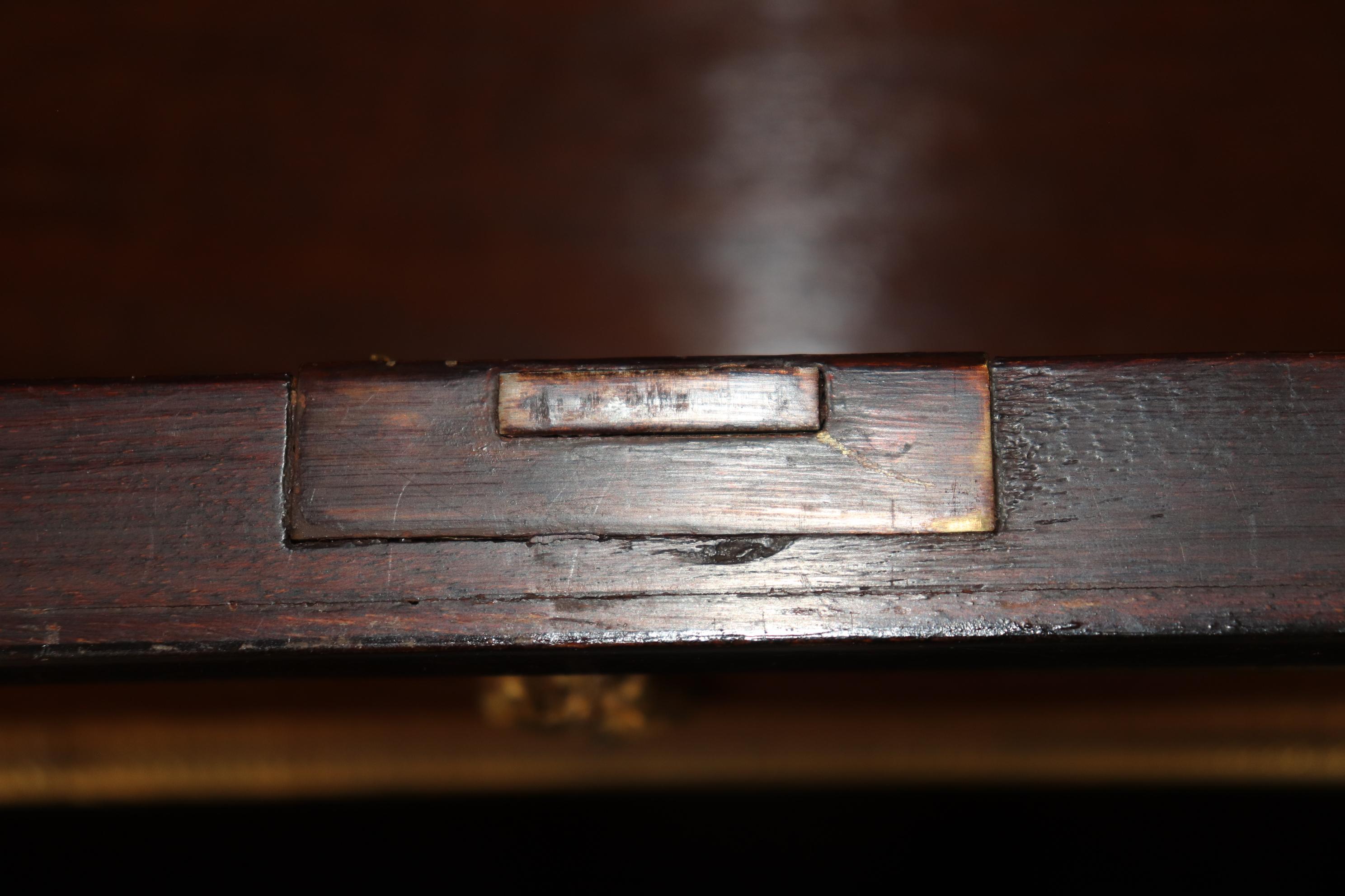 Commodo francese Luigi XV in legno di palissandro e mogano con piede a zampa di bronzo e piano in marmo in vendita 2