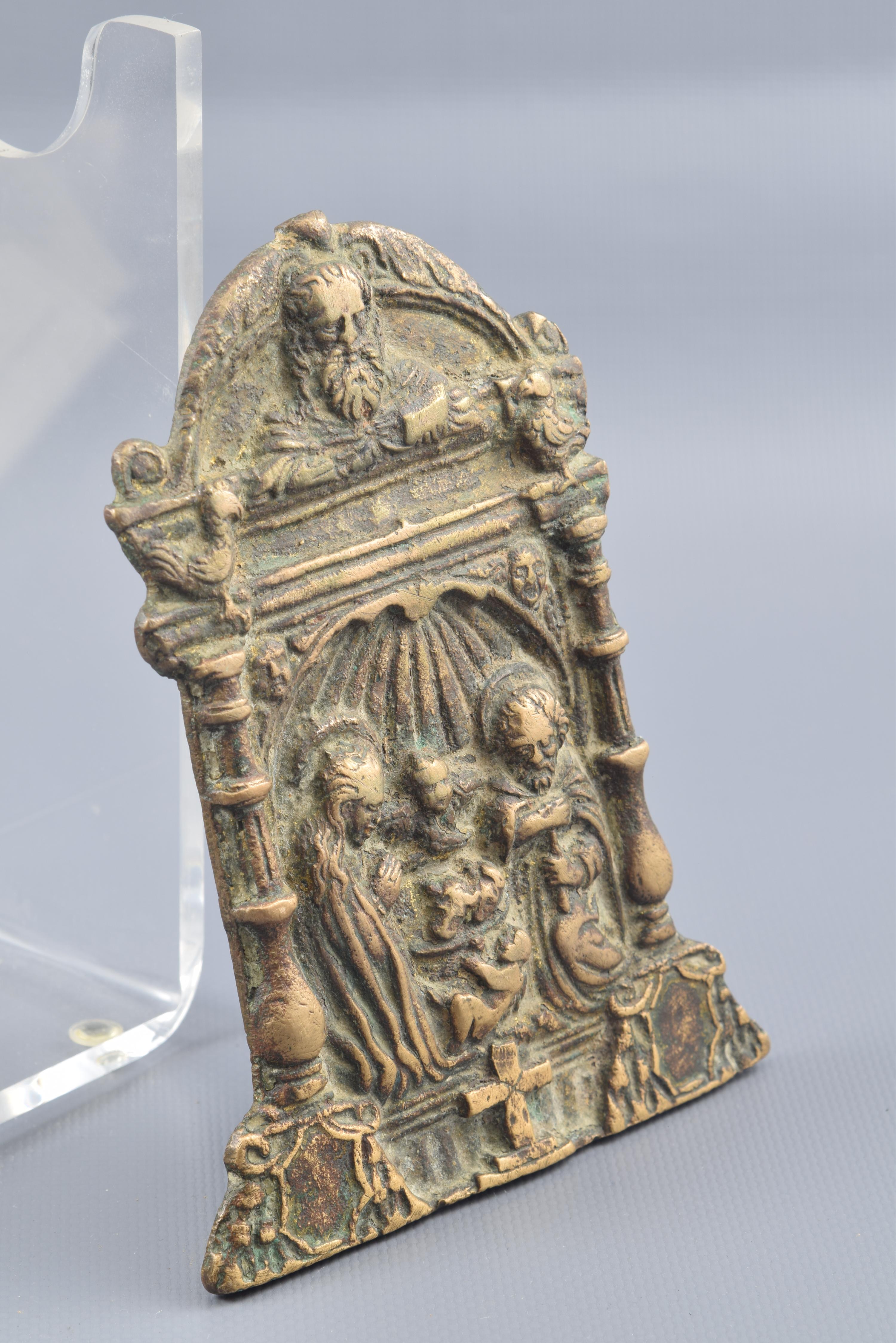 Papierhalter aus Bronze. 16. Jahrhundert. 
Portapaz aus Bronze mit einem flachen Griff in 