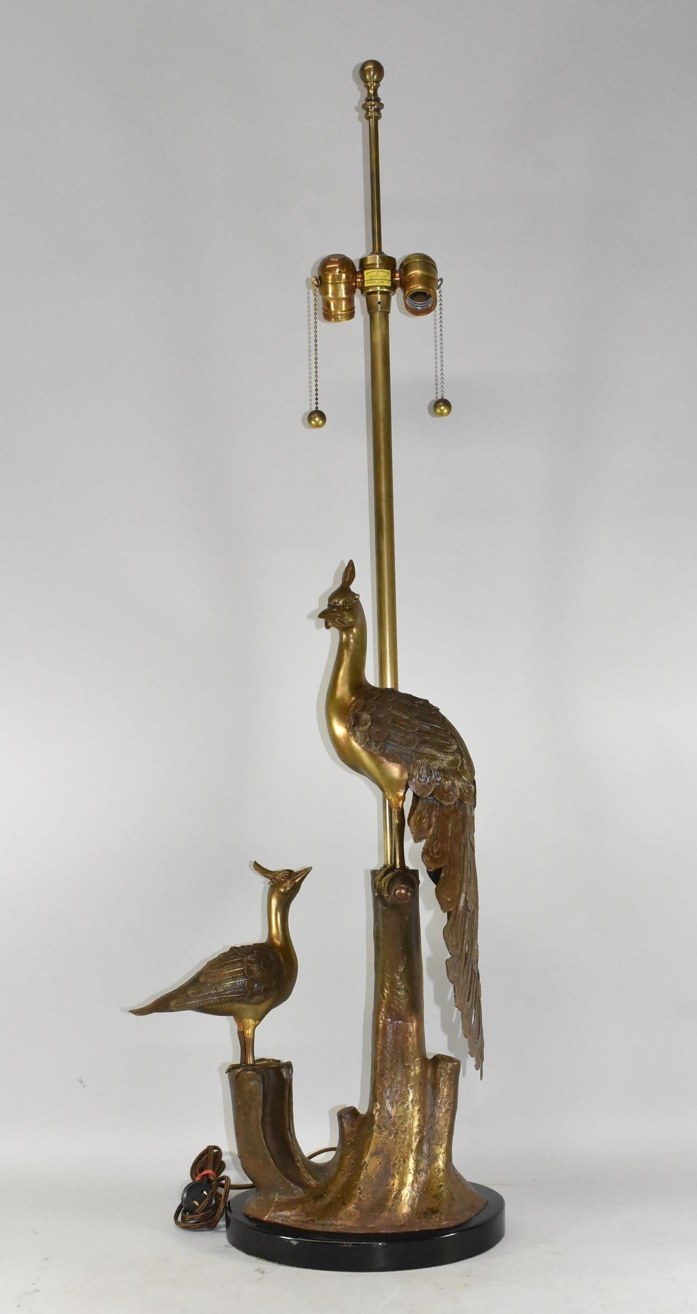 Art nouveau Lampe de bureau paon en bronze Marbro Lamp Co. Base ébonisée en vente