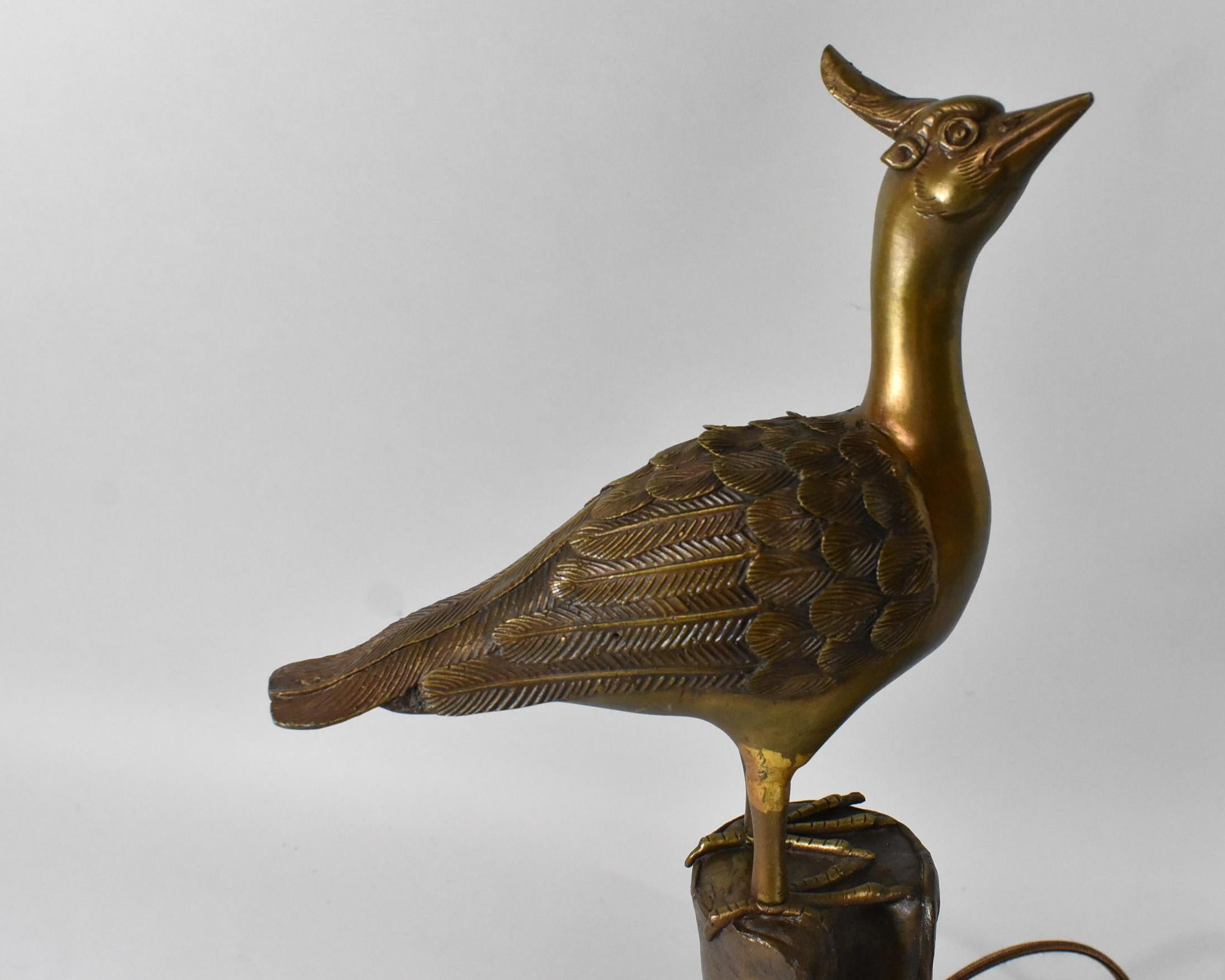 Bronze Pfau Tischlampe Marbro Lamp Co. Ebonisierte Basis (Art nouveau) im Angebot